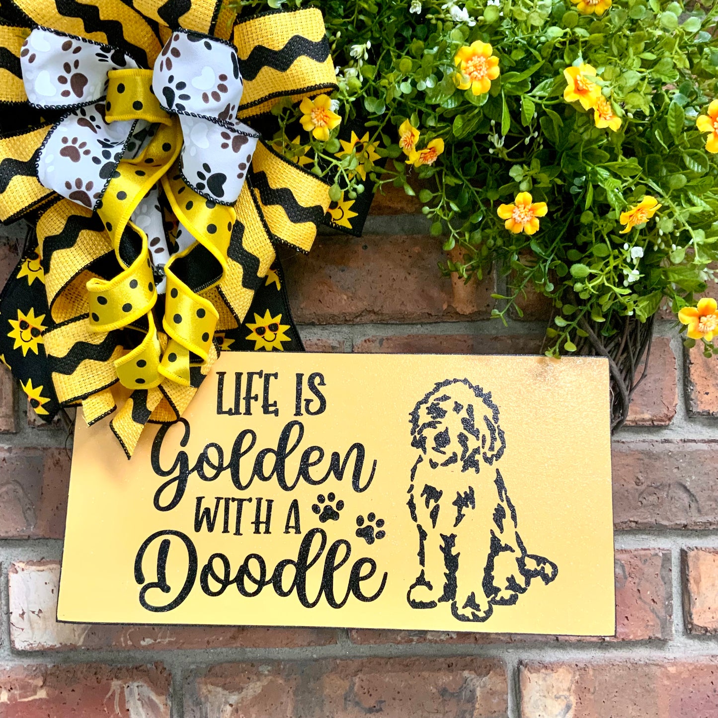 Golden Doodle Door Hanger, Golden Doodle Wreath, Golden Doodle Decor, Dog Door Wreath, Dog Paw Print Wreath, Dog Lover Wreath, Dog Decor, 2025