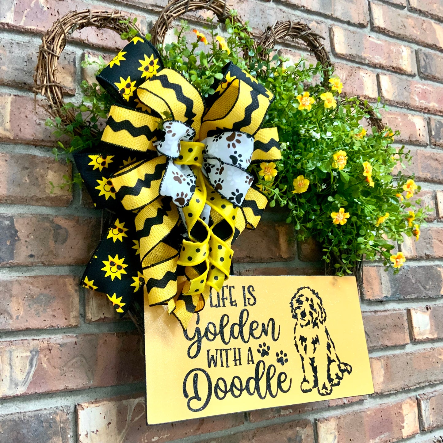 Golden Doodle Door Hanger, Golden Doodle Wreath, Golden Doodle Decor, Dog Door Wreath, Dog Paw Print Wreath, Dog Lover Wreath, Dog Decor, 2025