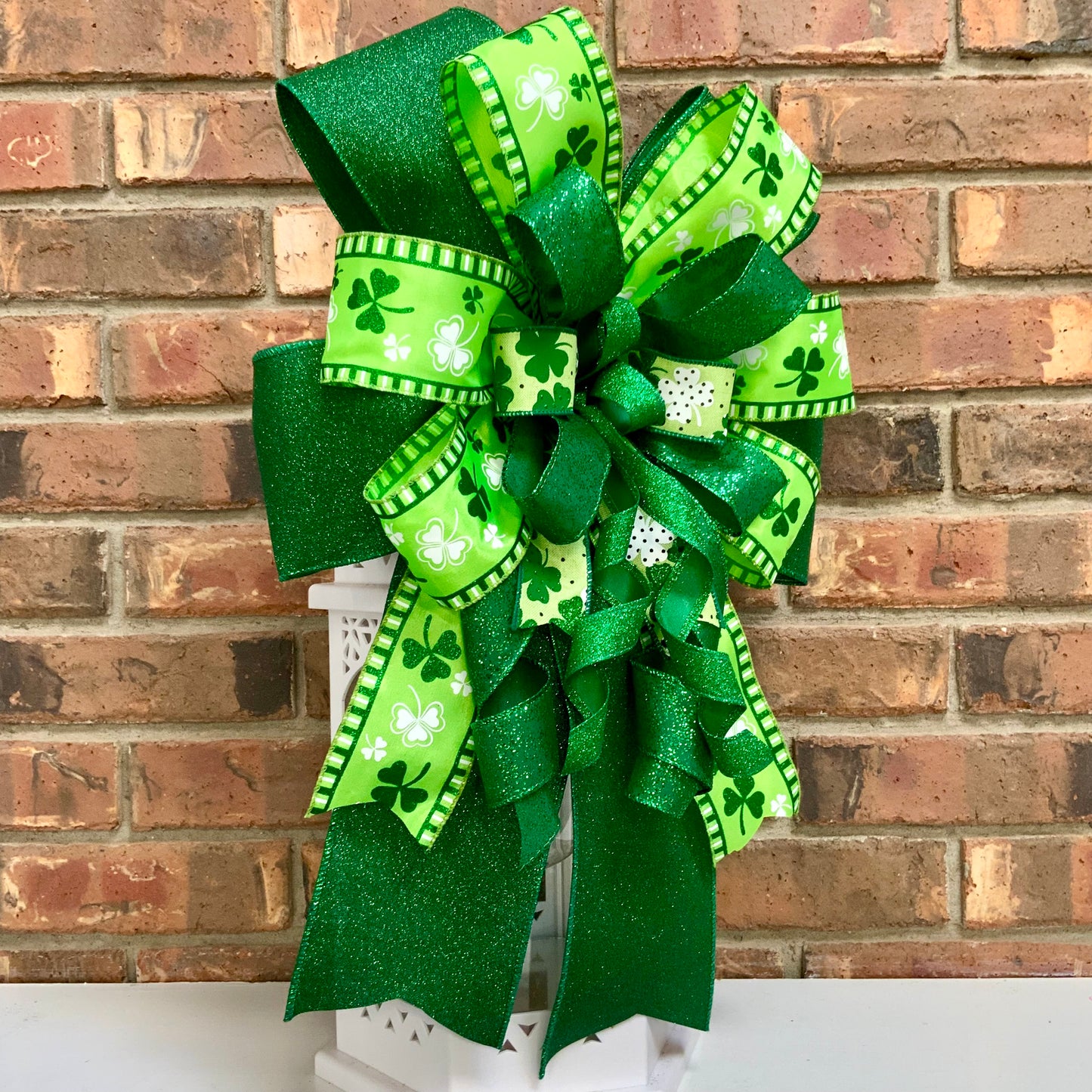 St Patrick's Day Bow, St. Patrick's Day Decor, Shamrock Bow, Clover Bow, Luck of the Irish Decor, Lantern Bow, Mailbox Bow, 2025