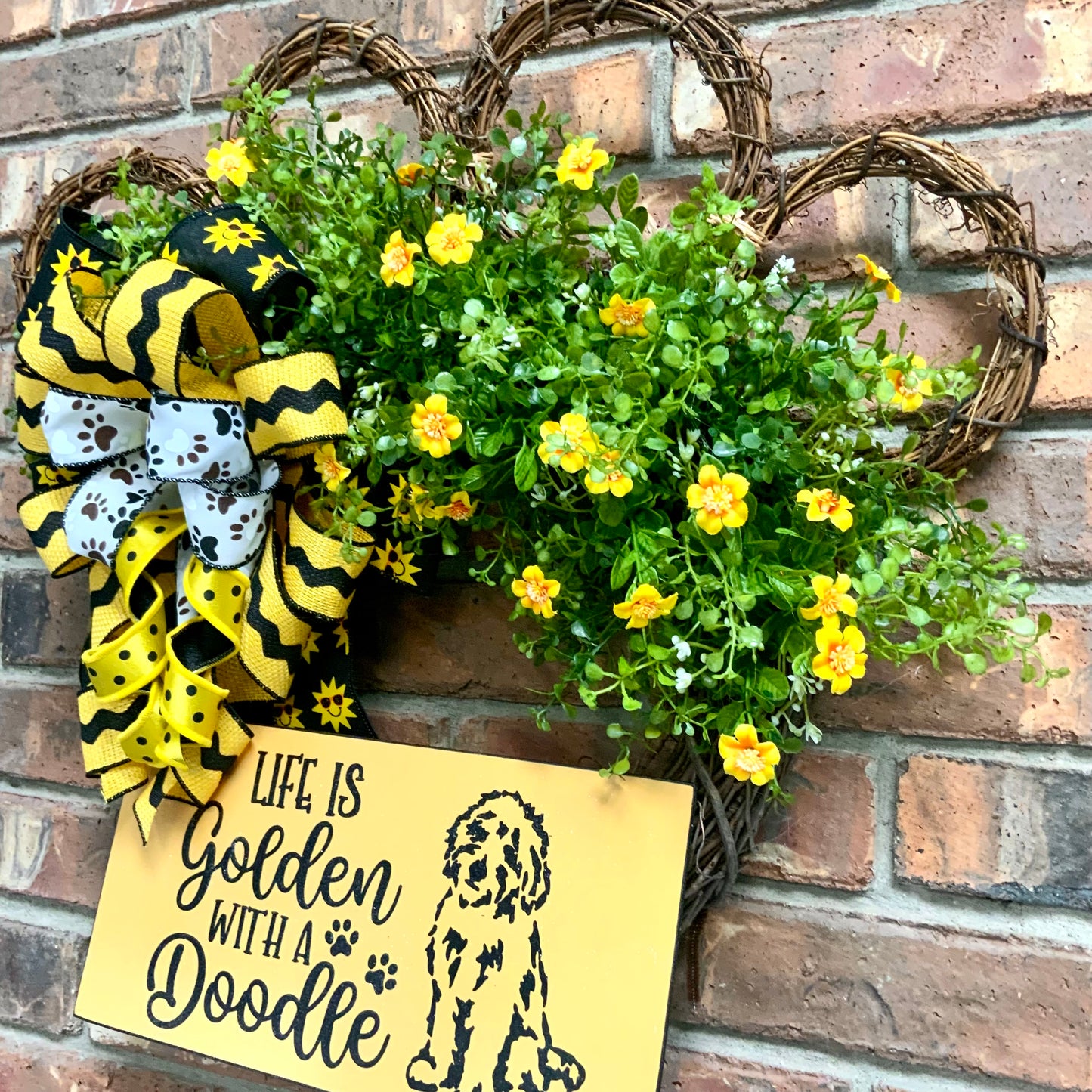 Golden Doodle Door Hanger, Golden Doodle Wreath, Golden Doodle Decor, Dog Door Wreath, Dog Paw Print Wreath, Dog Lover Wreath, Dog Decor, 2025