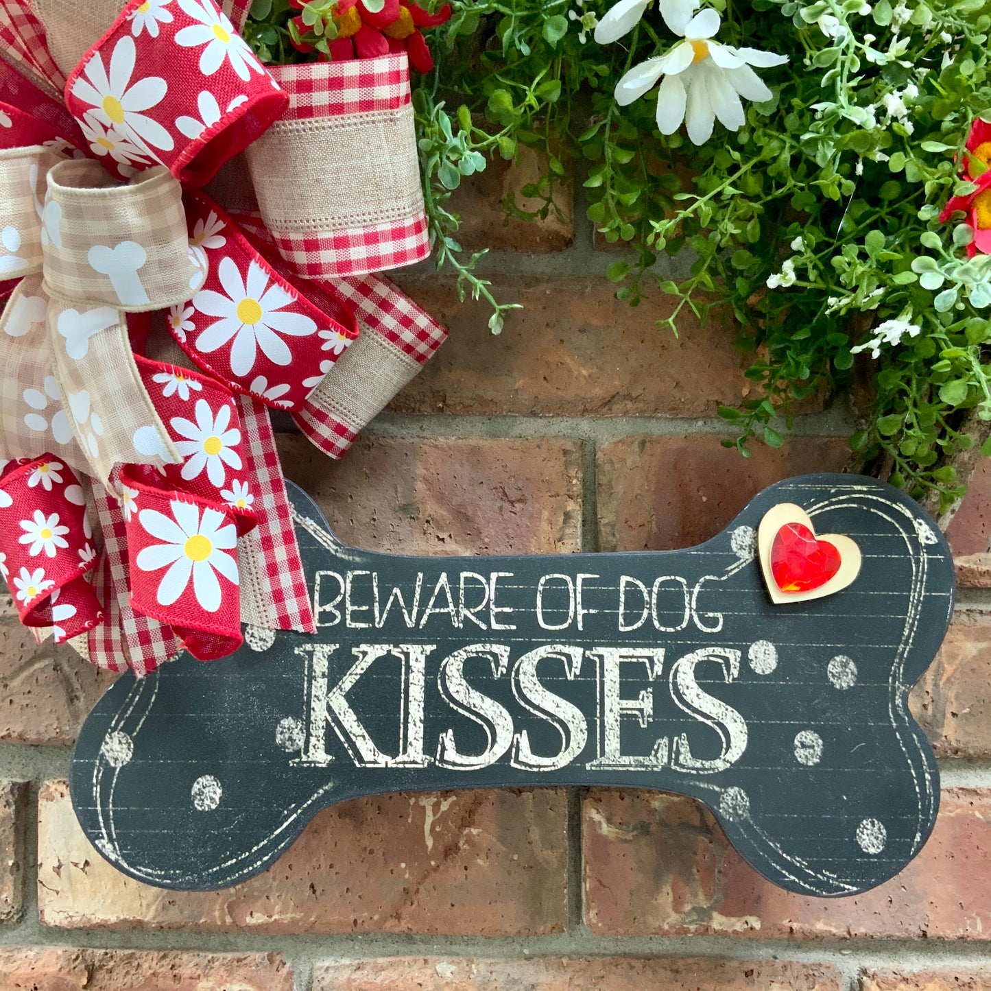 Beware of Dog Kisses Wreath, Grapevine Paw Print Wreath, Dog Wreath, Dog Paw Print Wreath, Grapevine Dog Wreath, Dog Hearts Wreath