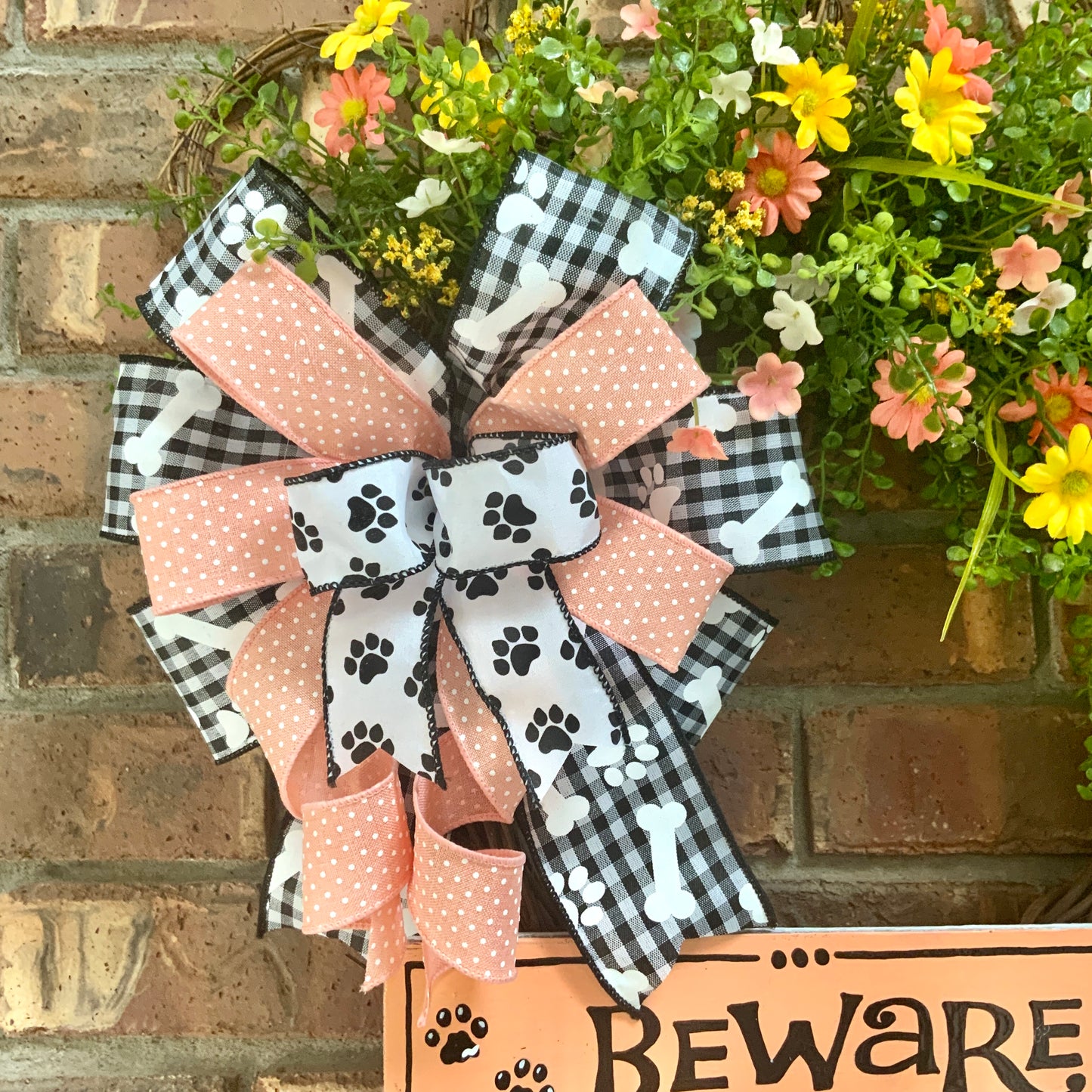 Beware of Wigglebutts Wreath, Dog Paw Print Wreath, Dog Grapevine Wreath, Dog Decor, Dog Owner Gift, Dog Lover Gift