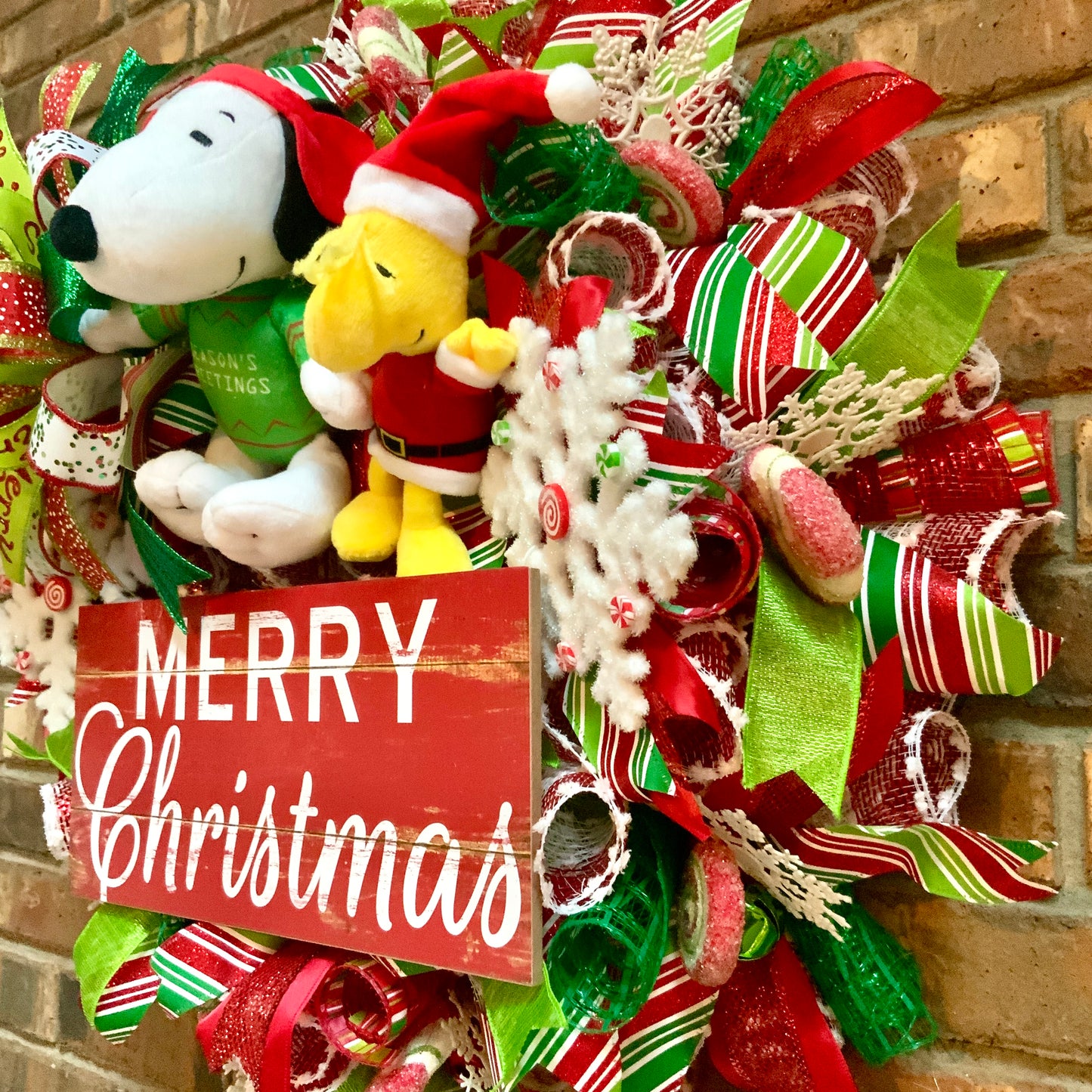 Christmas Snoopy Wreath, Christmas Snoopy Door Hanger, Large Christmas Wreath, Christmas Peanuts Decor, Snoopy and Woodstock Decor, Snoopy Merry Christmas, Custom Order