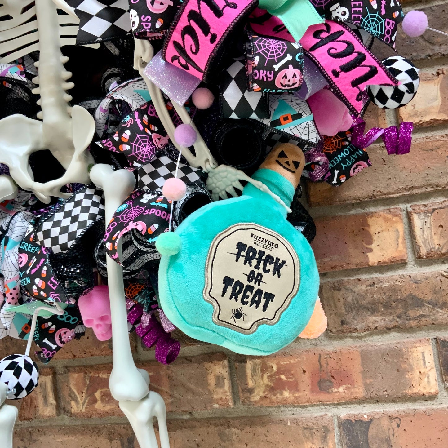 Halloween Pastel Wreath, Skeleton Door Hanger, Trick or Treat Decor, Large Halloween Wreath, Halloween Candy Wreath, Whimsical Halloween Decor, 2025