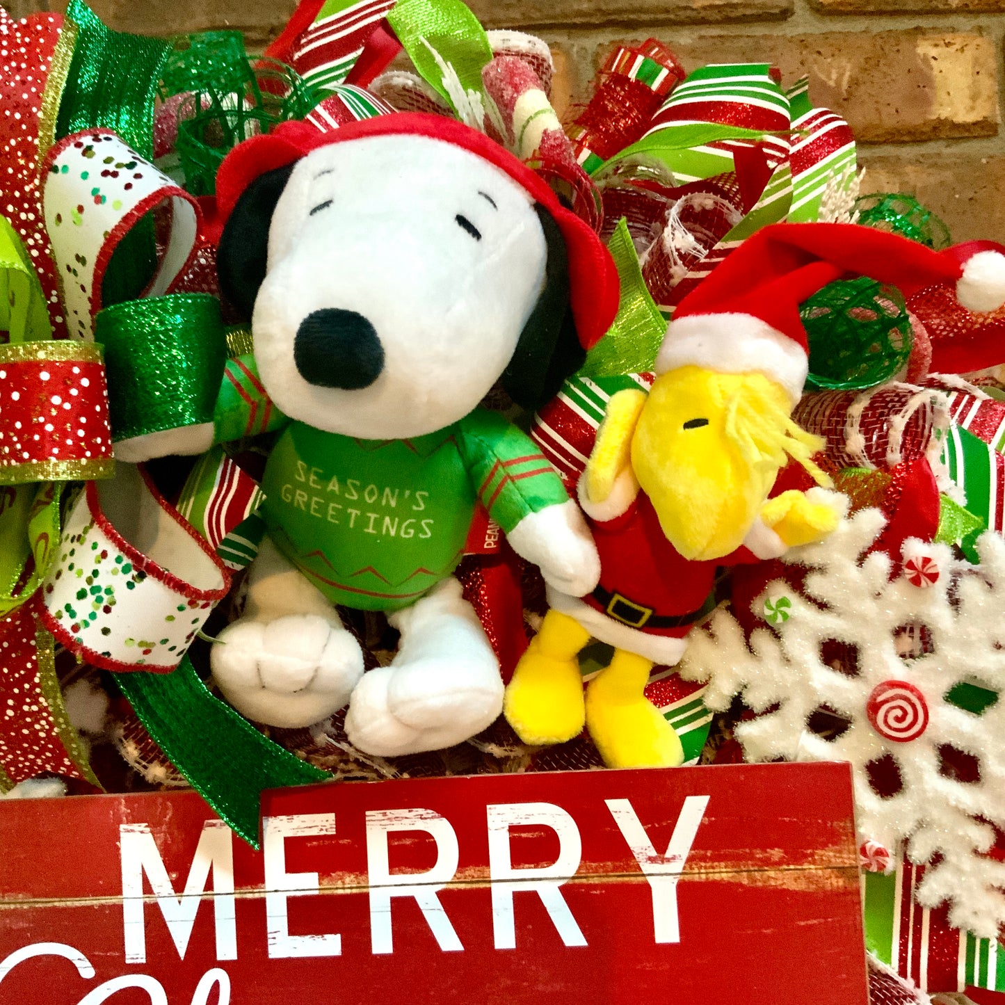 Christmas Snoopy Wreath, Christmas Snoopy Door Hanger, Large Christmas Wreath, Christmas Peanuts Decor, Snoopy and Woodstock Decor, Snoopy Merry Christmas, Custom Order