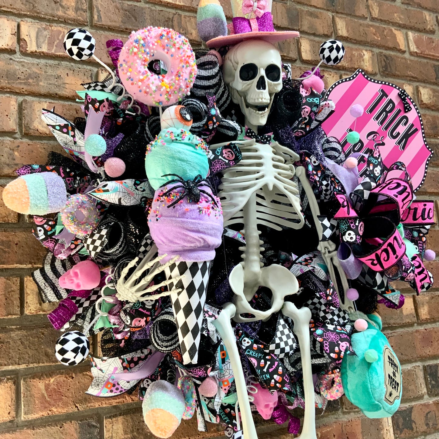 Halloween Pastel Wreath, Skeleton Door Hanger, Trick or Treat Decor, Large Halloween Wreath, Halloween Candy Wreath, Whimsical Halloween Decor, 2025