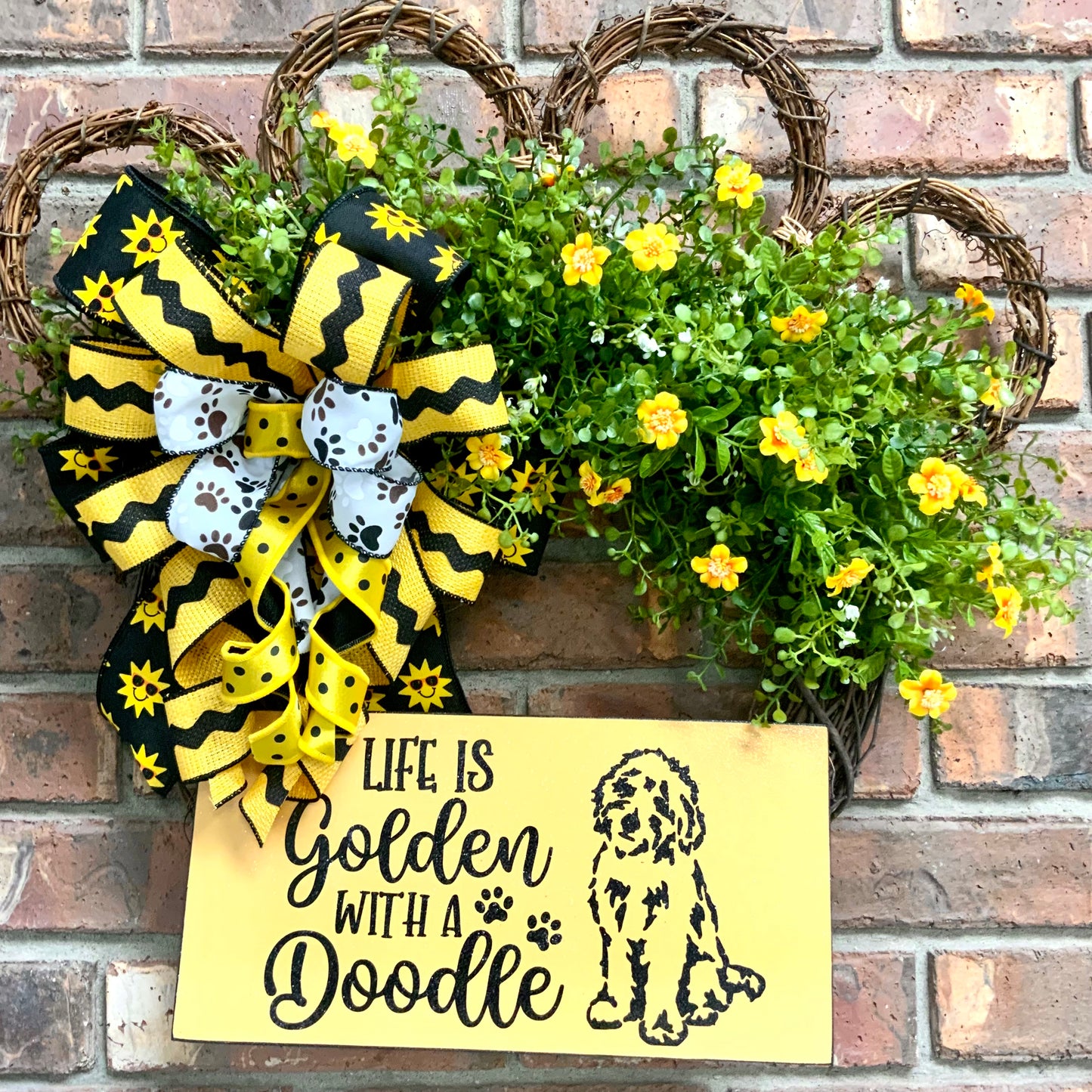 Golden Doodle Door Hanger, Golden Doodle Wreath, Golden Doodle Decor, Dog Door Wreath, Dog Paw Print Wreath, Dog Lover Wreath, Dog Decor, 2025