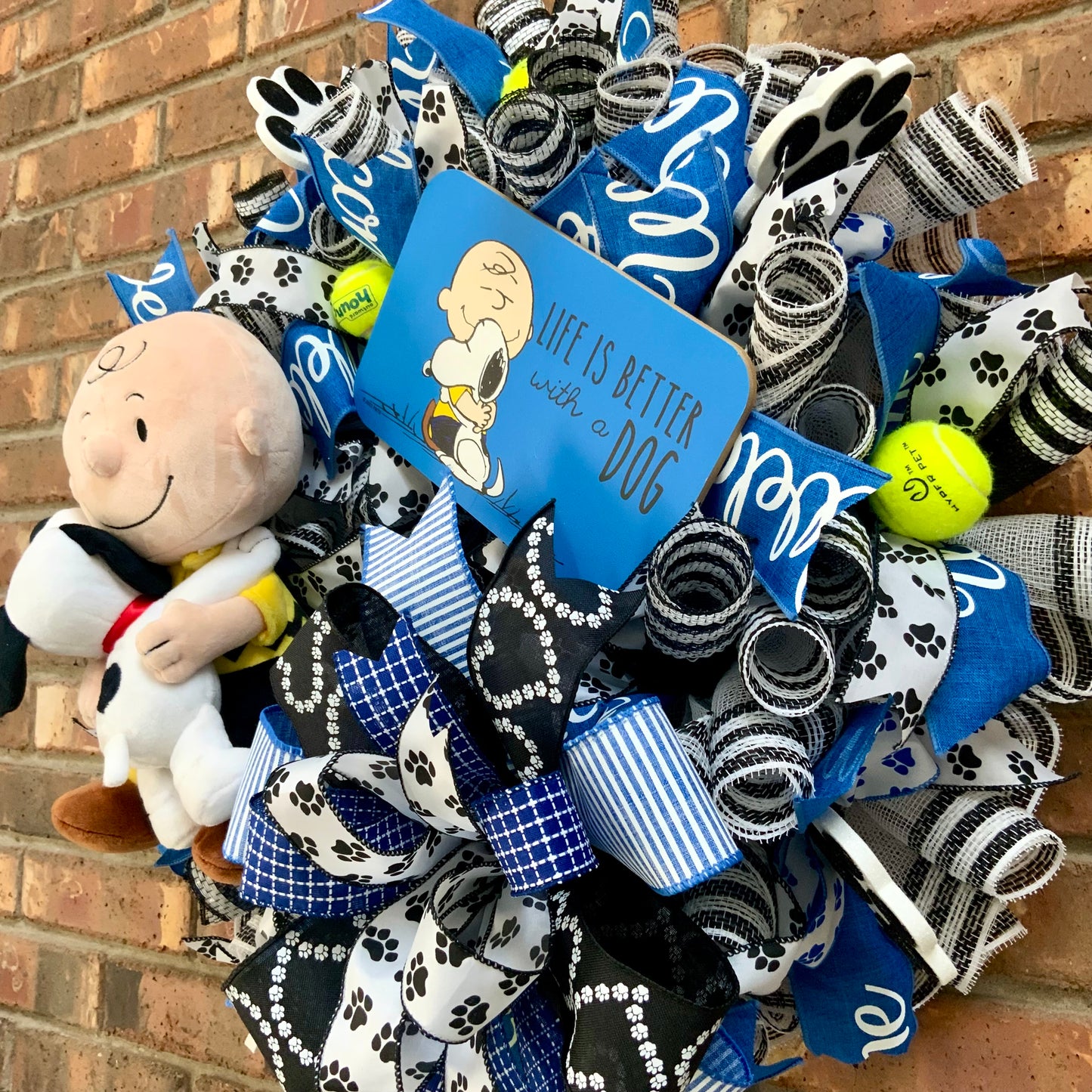 Snoopy Dog Wreath, Snoopy Wreath, Dog Wreath, Dog Paw Print Wreath, Peanuts Wreath, Peanuts Snoopy Decor, Snoopy Decor, Large Dog Wreath