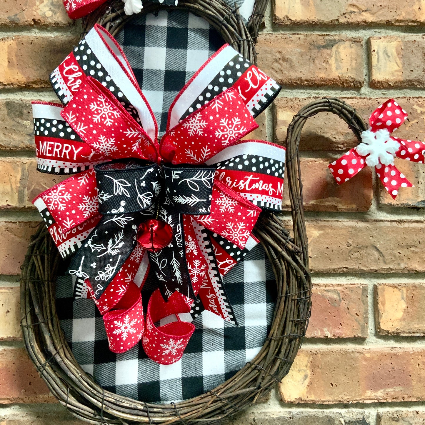 Christmas Cat Wreath, Christmas Cat Decor, Cat Wreath, Cat Door Hanger, Christmas Pancake Wreath, Traditional Christmas Wreath