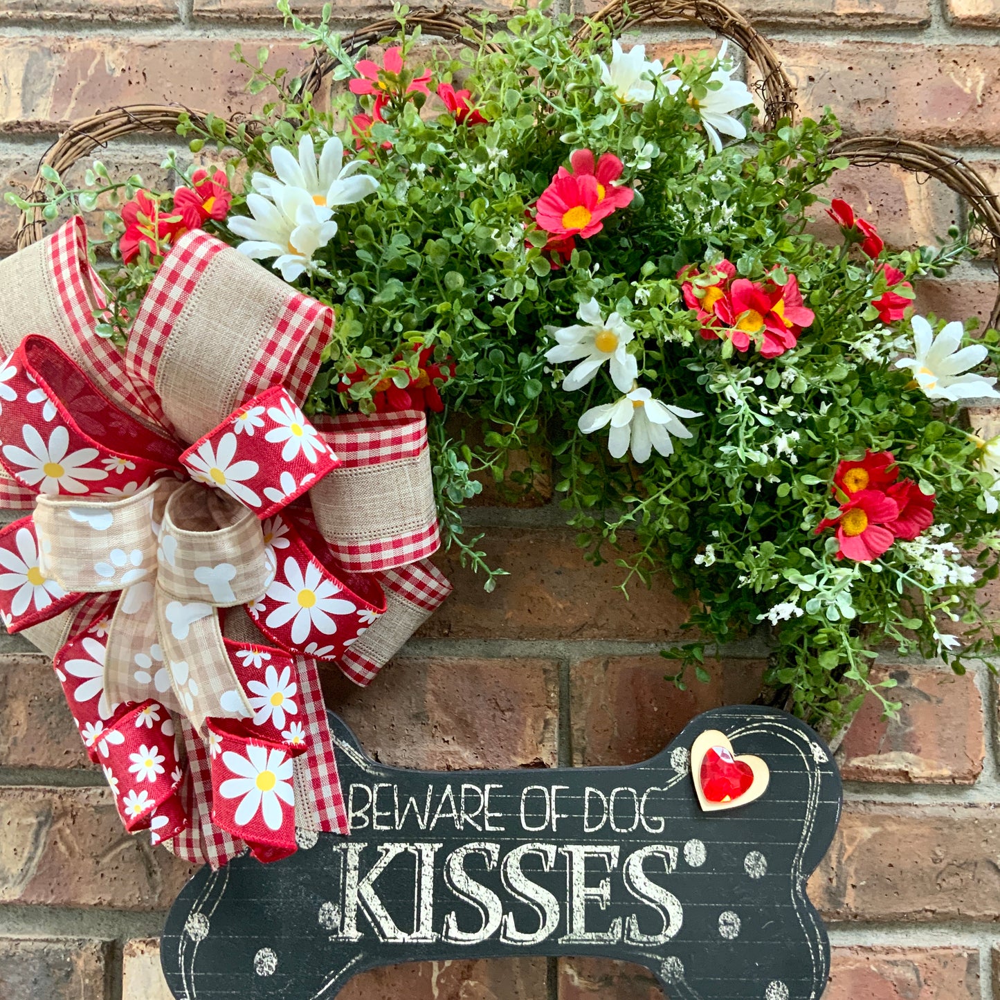 Beware of Dog Kisses Wreath, Grapevine Paw Print Wreath, Dog Wreath, Dog Paw Print Wreath, Grapevine Dog Wreath, Dog Hearts Wreath