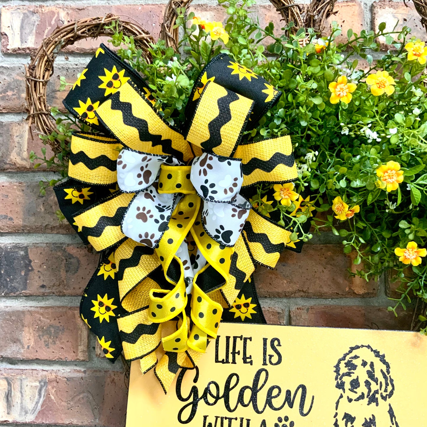 Golden Doodle Door Hanger, Golden Doodle Wreath, Golden Doodle Decor, Dog Door Wreath, Dog Paw Print Wreath, Dog Lover Wreath, Dog Decor, 2025