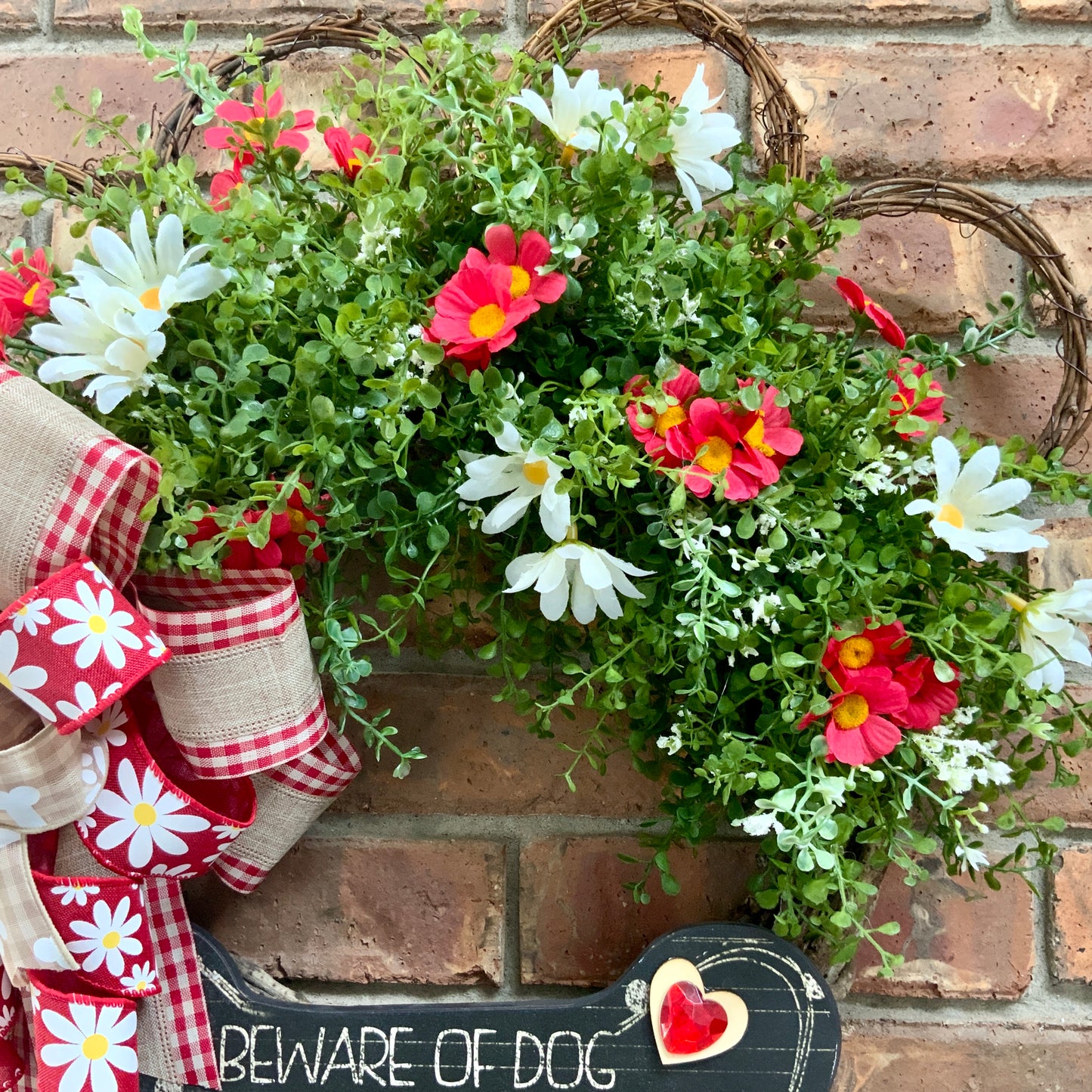 Beware of Dog Kisses Wreath, Grapevine Paw Print Wreath, Dog Wreath, Dog Paw Print Wreath, Grapevine Dog Wreath, Dog Hearts Wreath