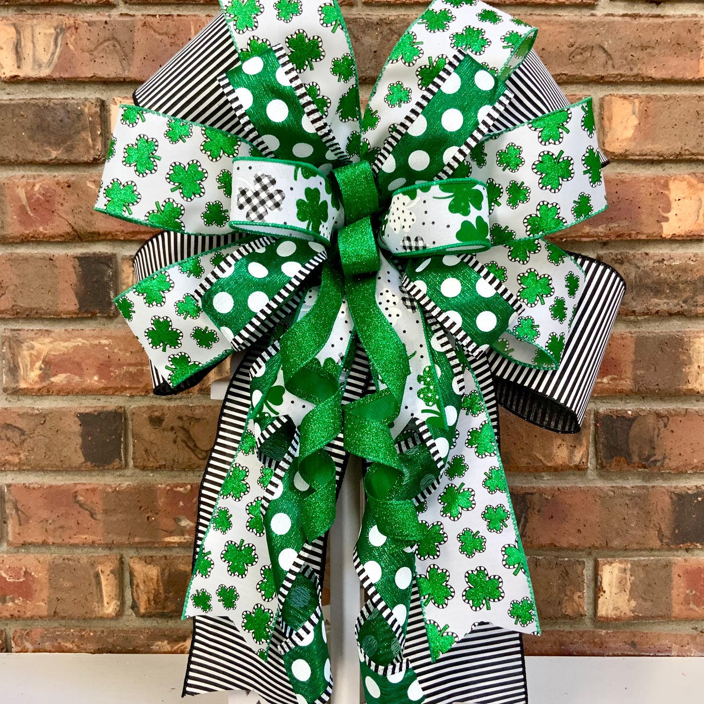 St Patrick's Day Bow, St. Patrick's Day Decor, Shamrock Bow, Clover Bow, Luck of the Irish Decor, Lantern Bow, Mailbox Bow, 2025