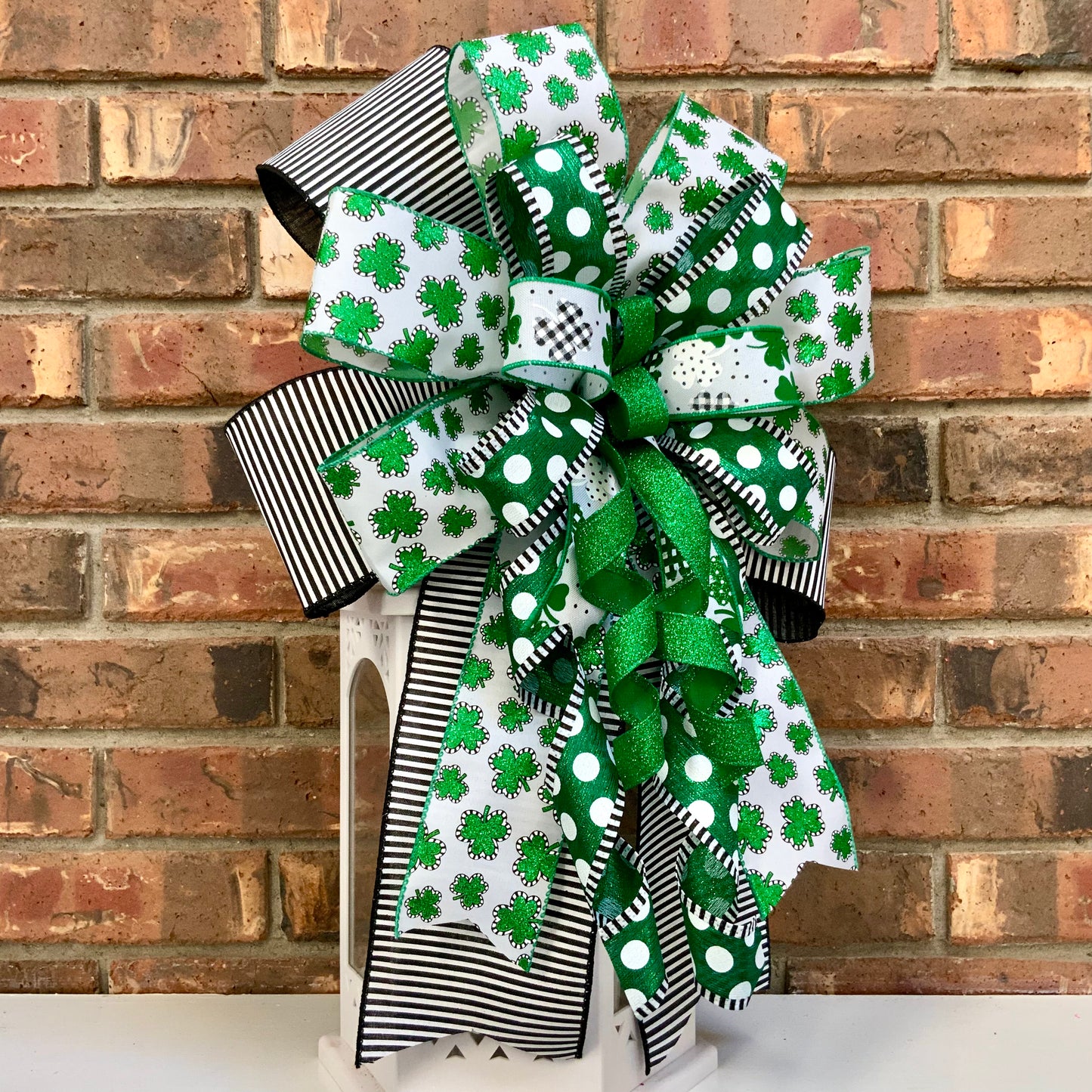 St Patrick's Day Bow, St. Patrick's Day Decor, Shamrock Bow, Clover Bow, Luck of the Irish Decor, Lantern Bow, Mailbox Bow, 2025