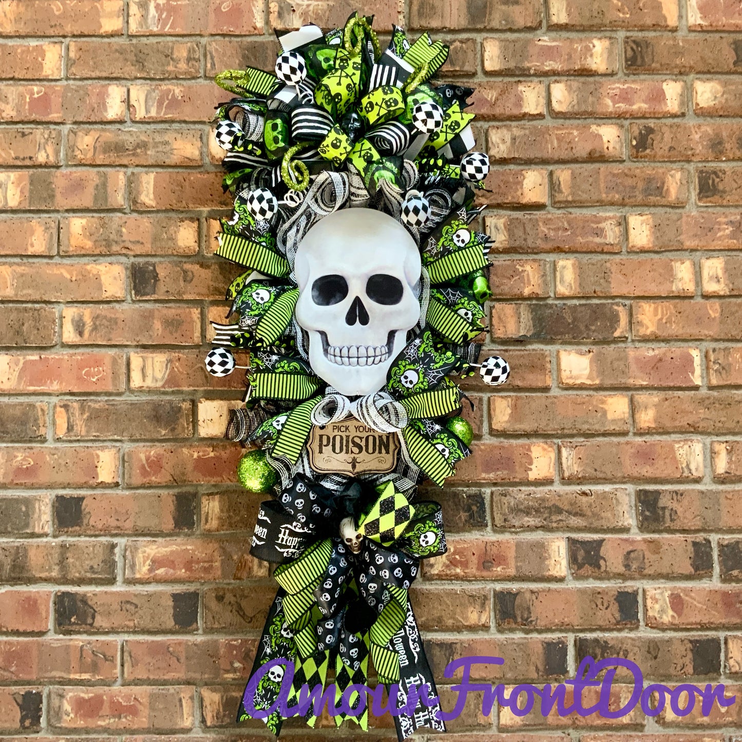 Halloween Swag, Large Halloween Wreath, Halloween Skeleton Door Hanger, Skull Decor, Black Skull Decor, Halloween Poison Decor