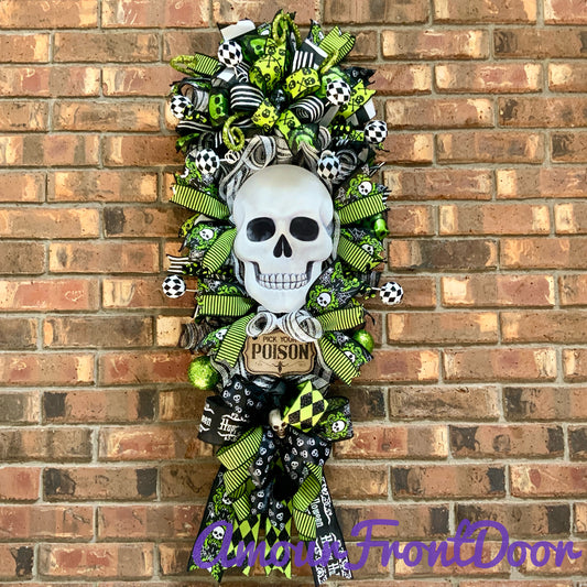 Halloween Swag, Large Halloween Wreath, Halloween Skeleton Door Hanger, Skull Decor, Black Skull Decor, Halloween Poison Decor