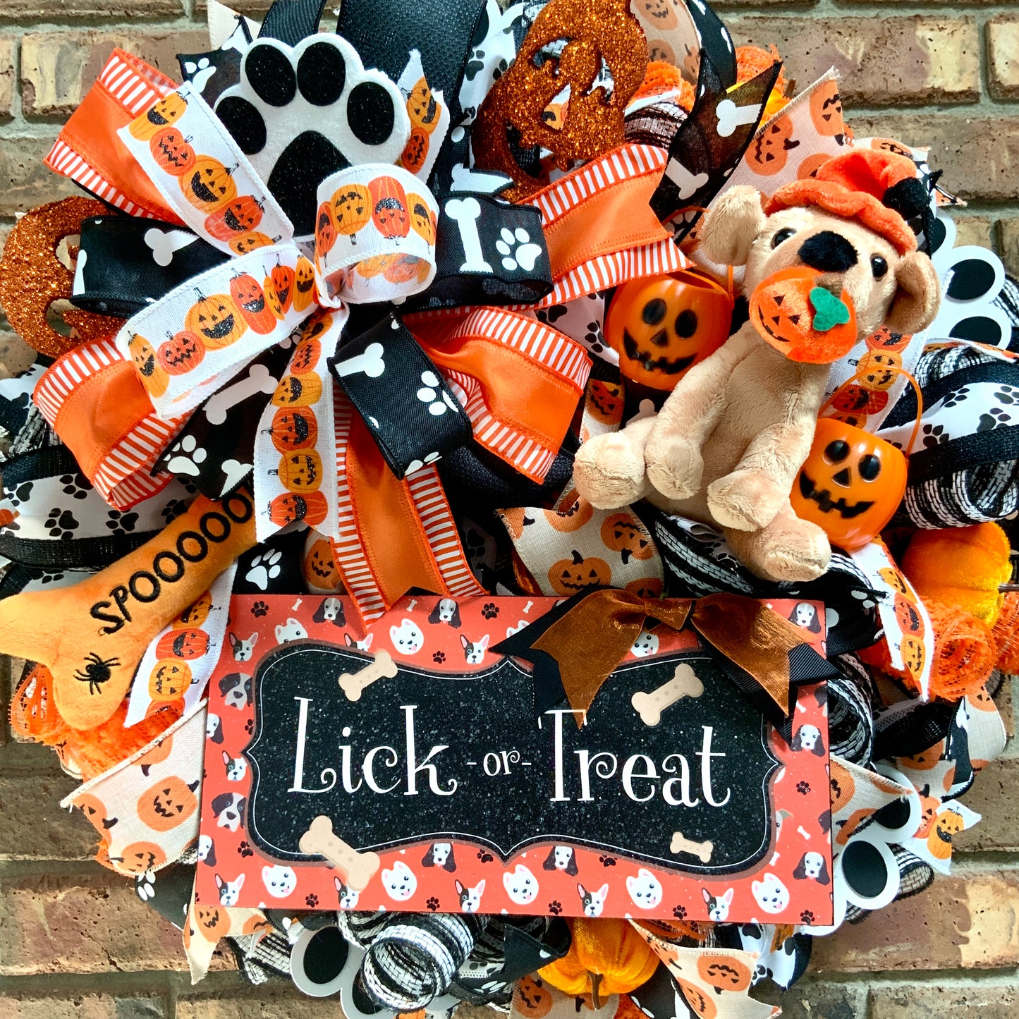 Halloween Dog Wreath, Halloween Door Hanger, Lick or Treat Wreath, Halloween Dog Decor, Dog Wreath, Dog Decor, Trick or Treat Wreath