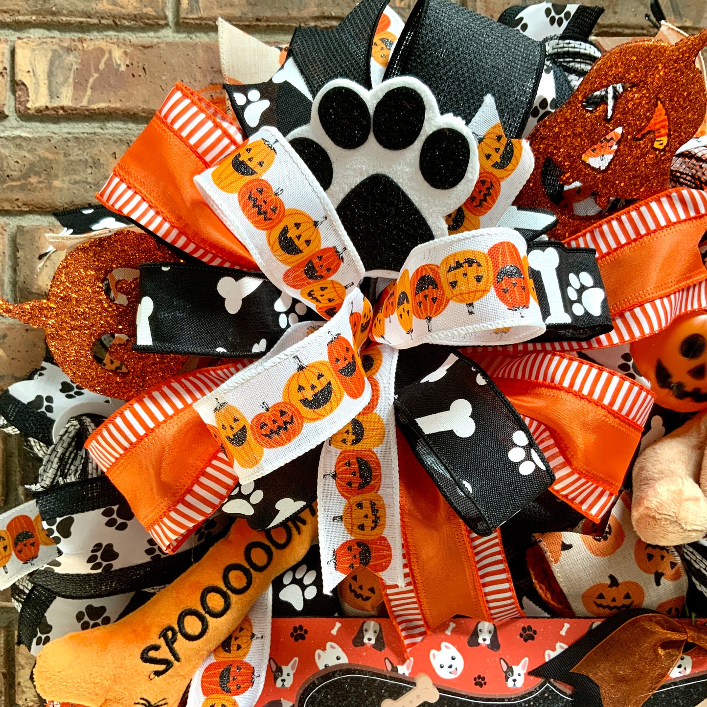 Halloween Dog Wreath, Halloween Door Hanger, Lick or Treat Wreath, Halloween Dog Decor, Dog Wreath, Dog Decor, Trick or Treat Wreath