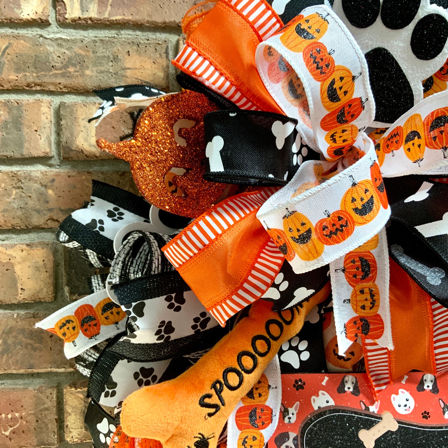 Halloween Dog Wreath, Halloween Door Hanger, Lick or Treat Wreath, Halloween Dog Decor, Dog Wreath, Dog Decor, Trick or Treat Wreath