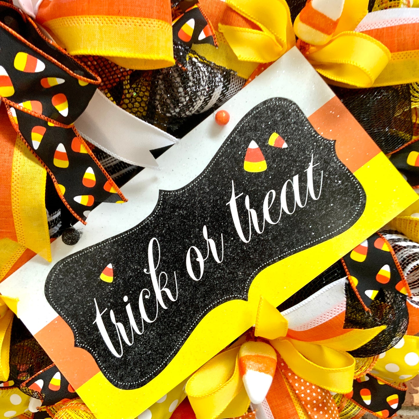 Halloween Trick or Treat Wreath, Halloween Candy Corn Door Hanger, Halloween Wreath for Front Door, Large Halloween Decor