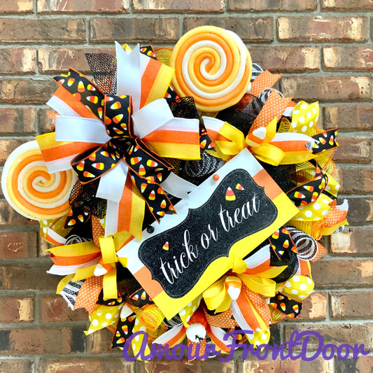 Halloween Trick or Treat Wreath, Halloween Candy Corn Door Hanger, Halloween Wreath for Front Door, Large Halloween Decor