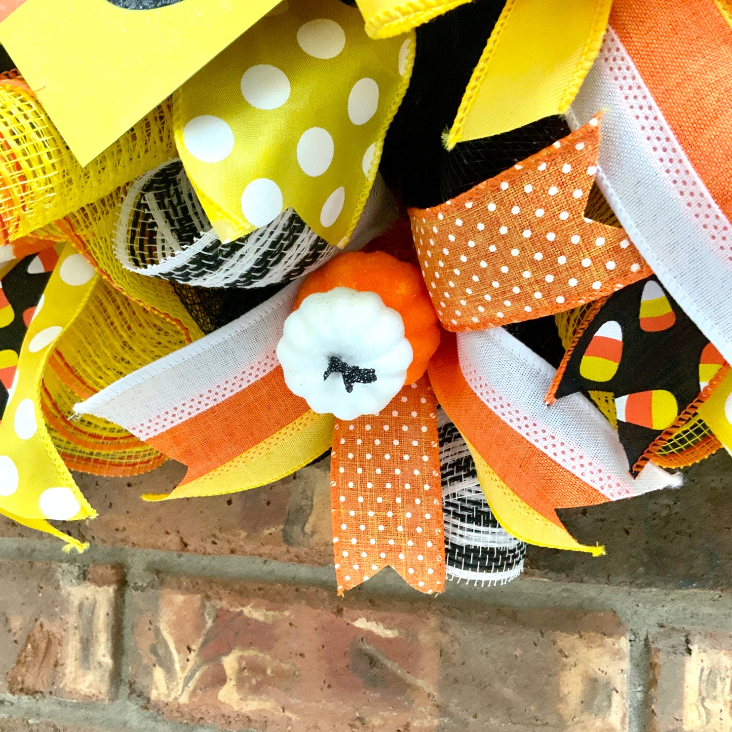 Halloween Trick or Treat Wreath, Halloween Candy Corn Door Hanger, Halloween Wreath for Front Door, Large Halloween Decor
