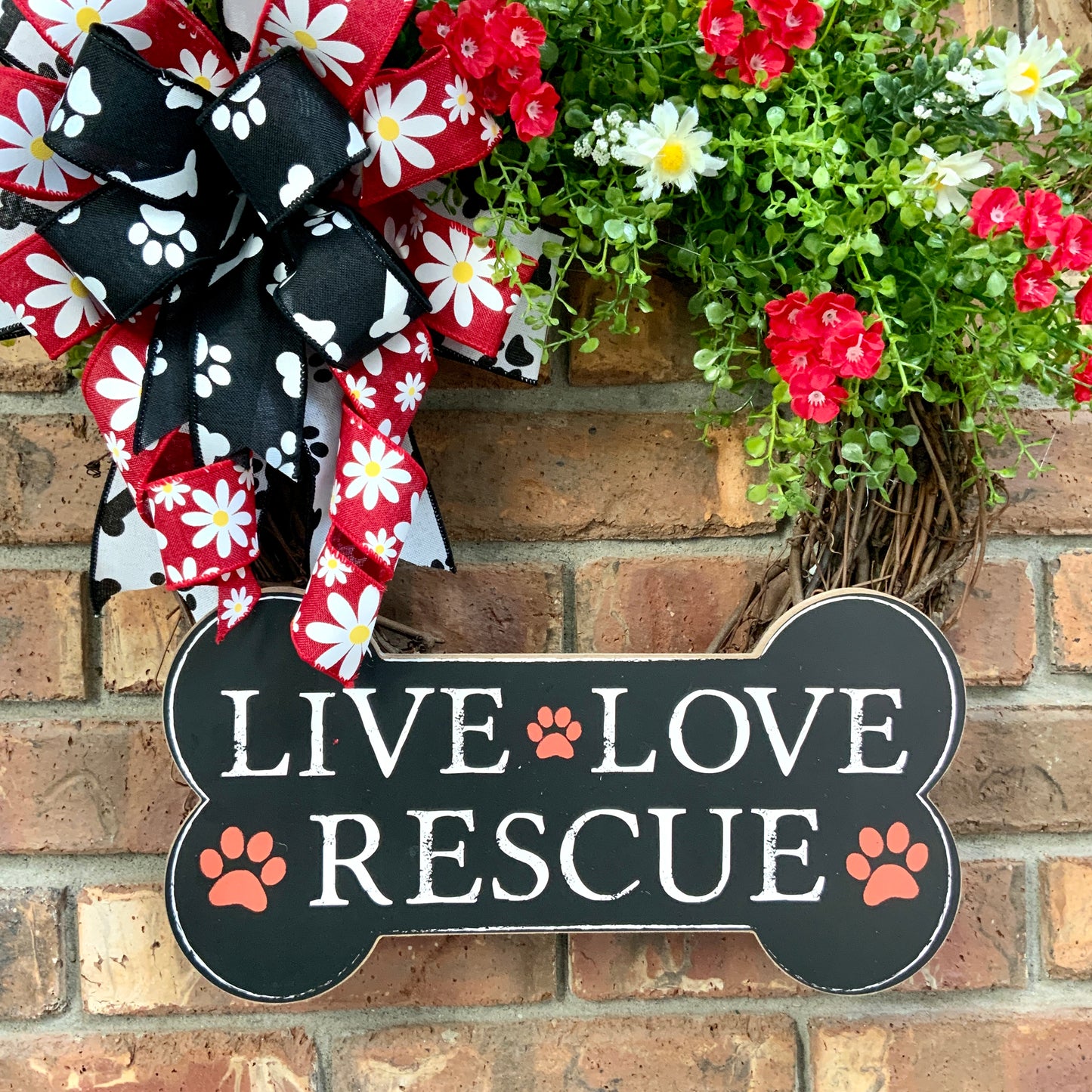 Live Love Rescue Wreath, Rescue Dog Wreath, Rescue Dog Decor, Dog Grapevine Wreath, Dog Decor, Dog Paw Print Wreath, Puppy Wreath