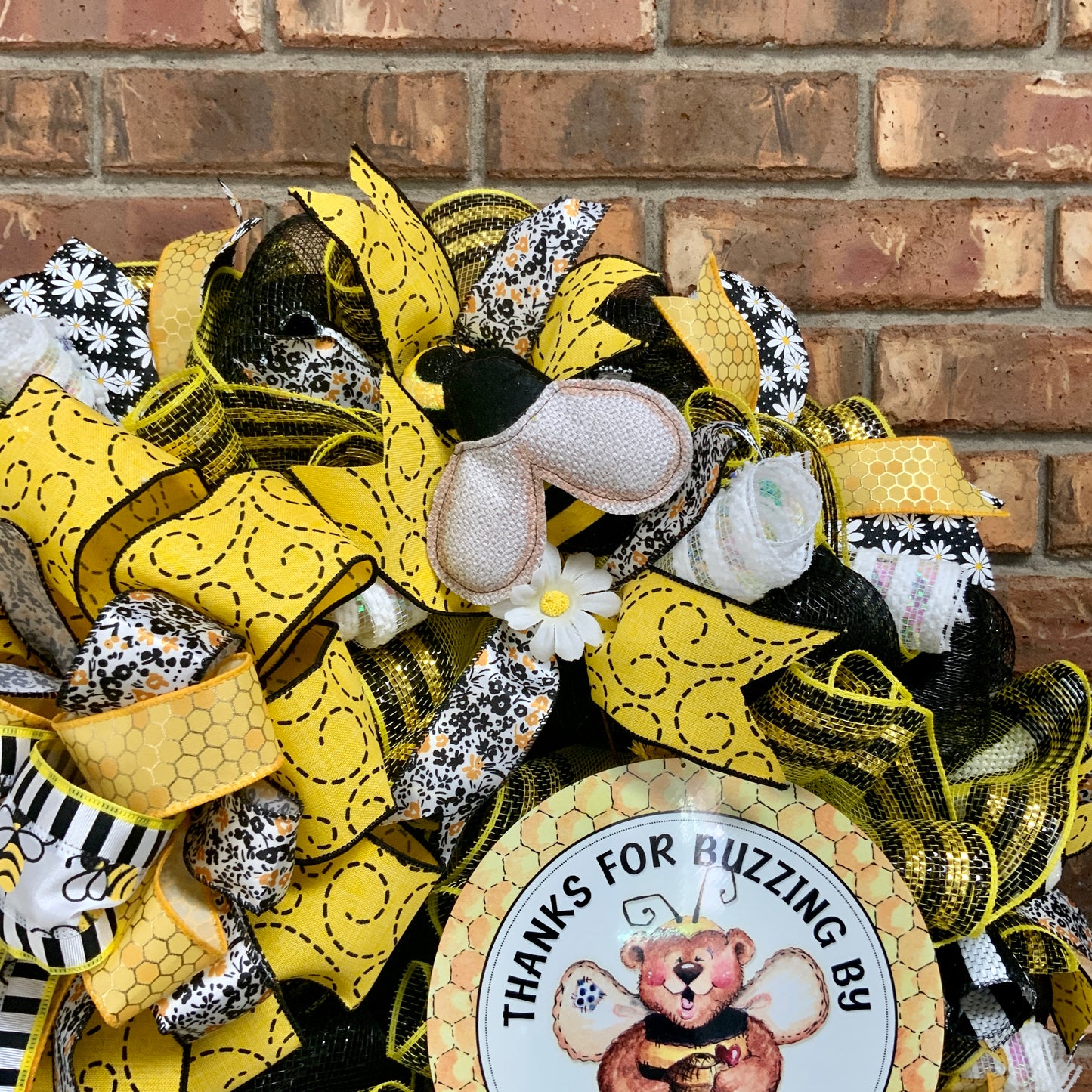 Honey Bear Wreath, Bee Wreath For Front Door, Bear Wreath, Bumble Bee Wreath, Bee Hive Wreath, Spring Bee Wreath, Bee Flower Wreath