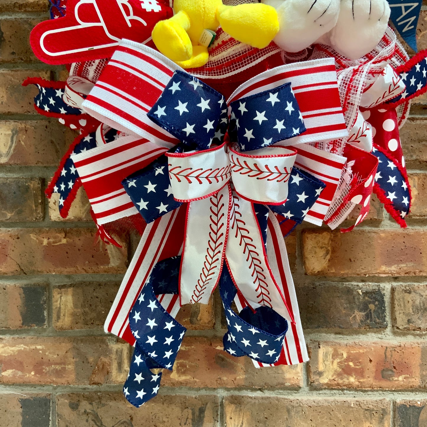 Snoopy Baseball Wreath, Baseball Door Hanger, Snoopy Swag, Snoopy Wreath, Baseball Decor, Baseball Swag