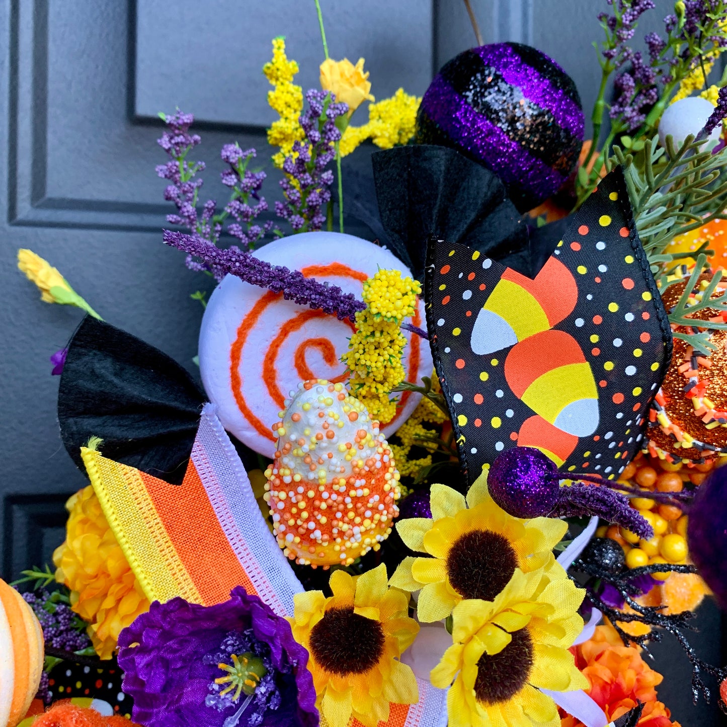 Halloween Candy Corn Wreath, Halloween Trick Or Treat Wreath, Halloween Candy Wreath, Trick Or Treat Door Hanger