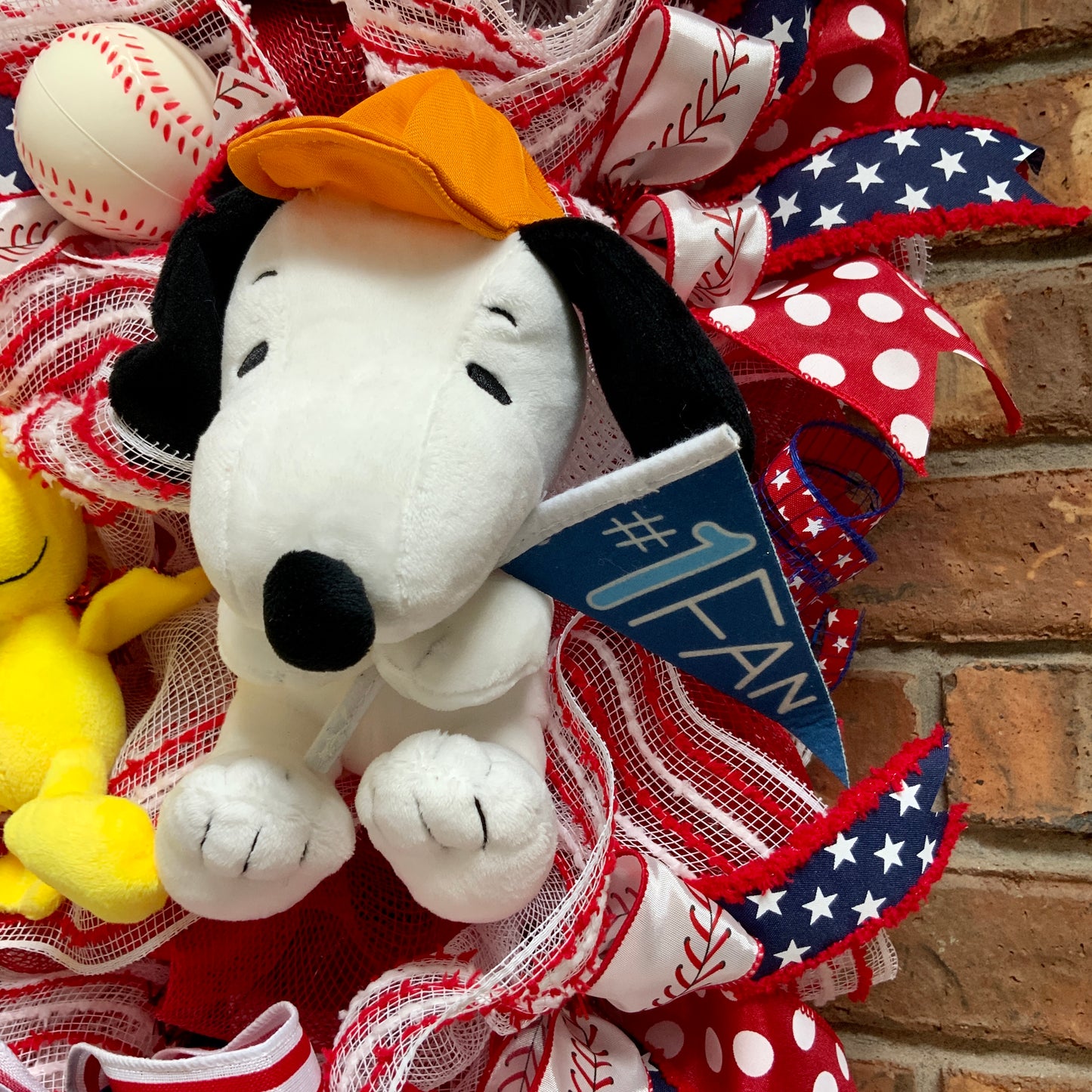 Snoopy Baseball Wreath, Baseball Door Hanger, Snoopy Swag, Snoopy Wreath, Baseball Decor, Baseball Swag