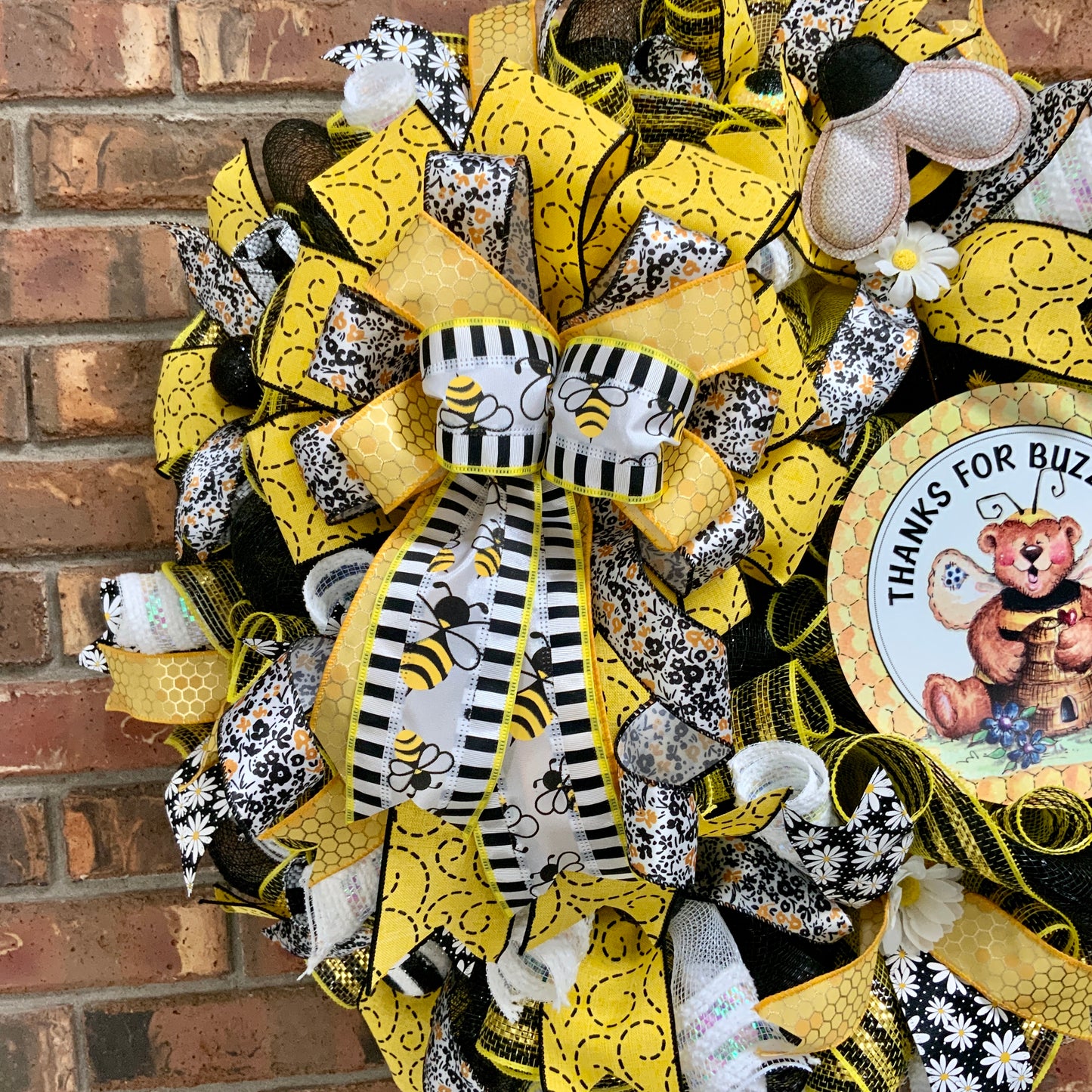 Honey Bear Wreath, Bee Wreath For Front Door, Bear Wreath, Bumble Bee Wreath, Bee Hive Wreath, Spring Bee Wreath, Bee Flower Wreath