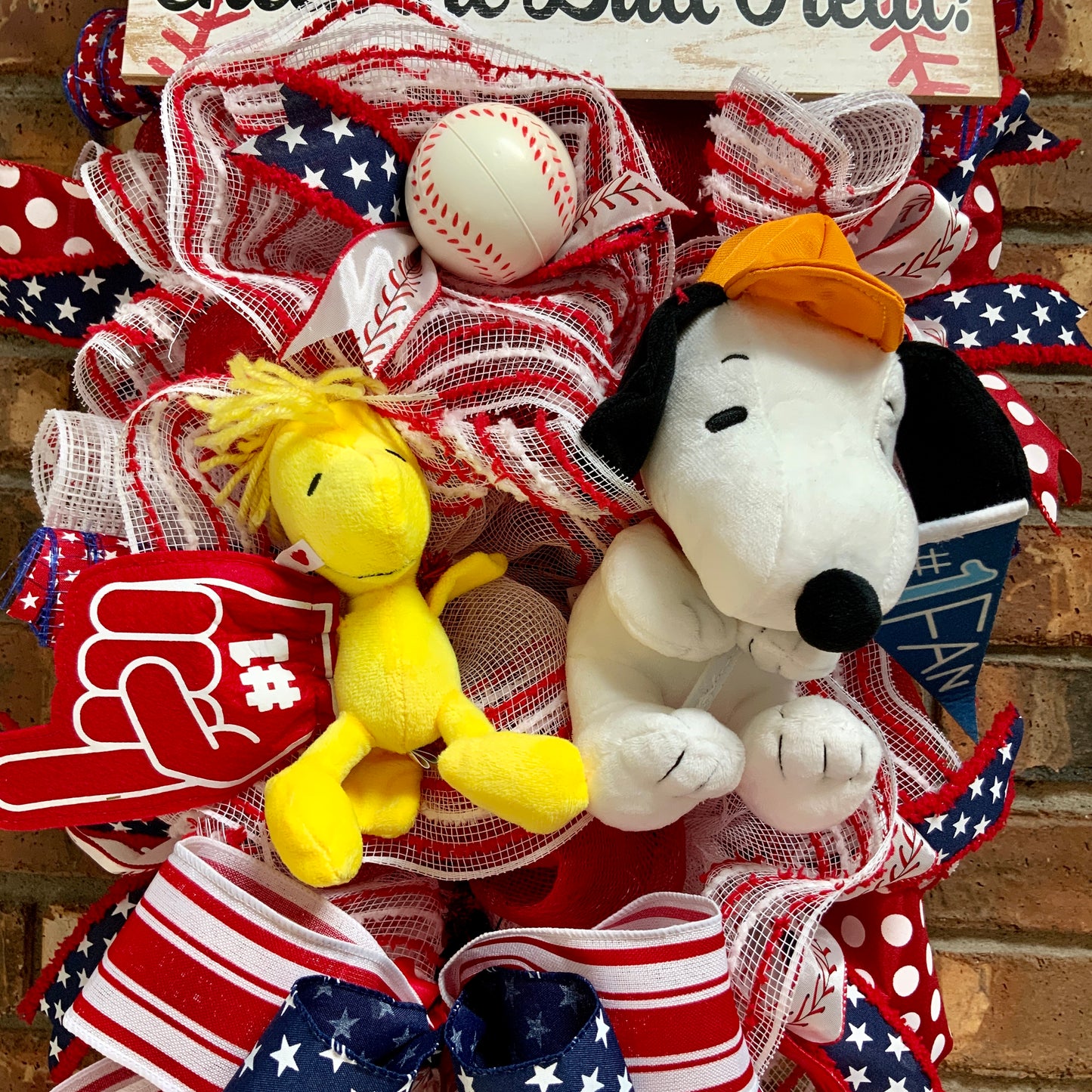 Snoopy Baseball Wreath, Baseball Door Hanger, Snoopy Swag, Snoopy Wreath, Baseball Decor, Baseball Swag