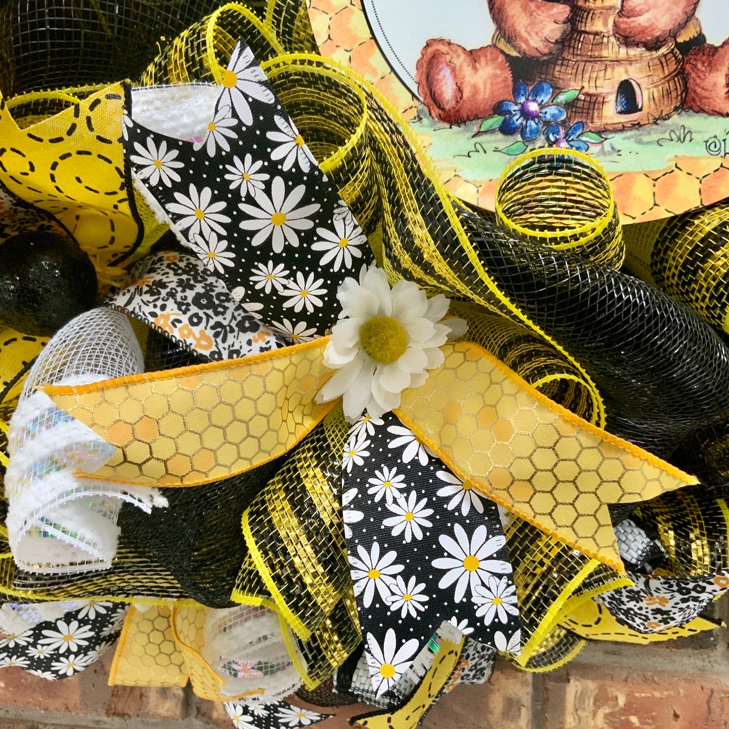 Honey Bear Wreath, Bee Wreath For Front Door, Bear Wreath, Bumble Bee Wreath, Bee Hive Wreath, Spring Bee Wreath, Bee Flower Wreath
