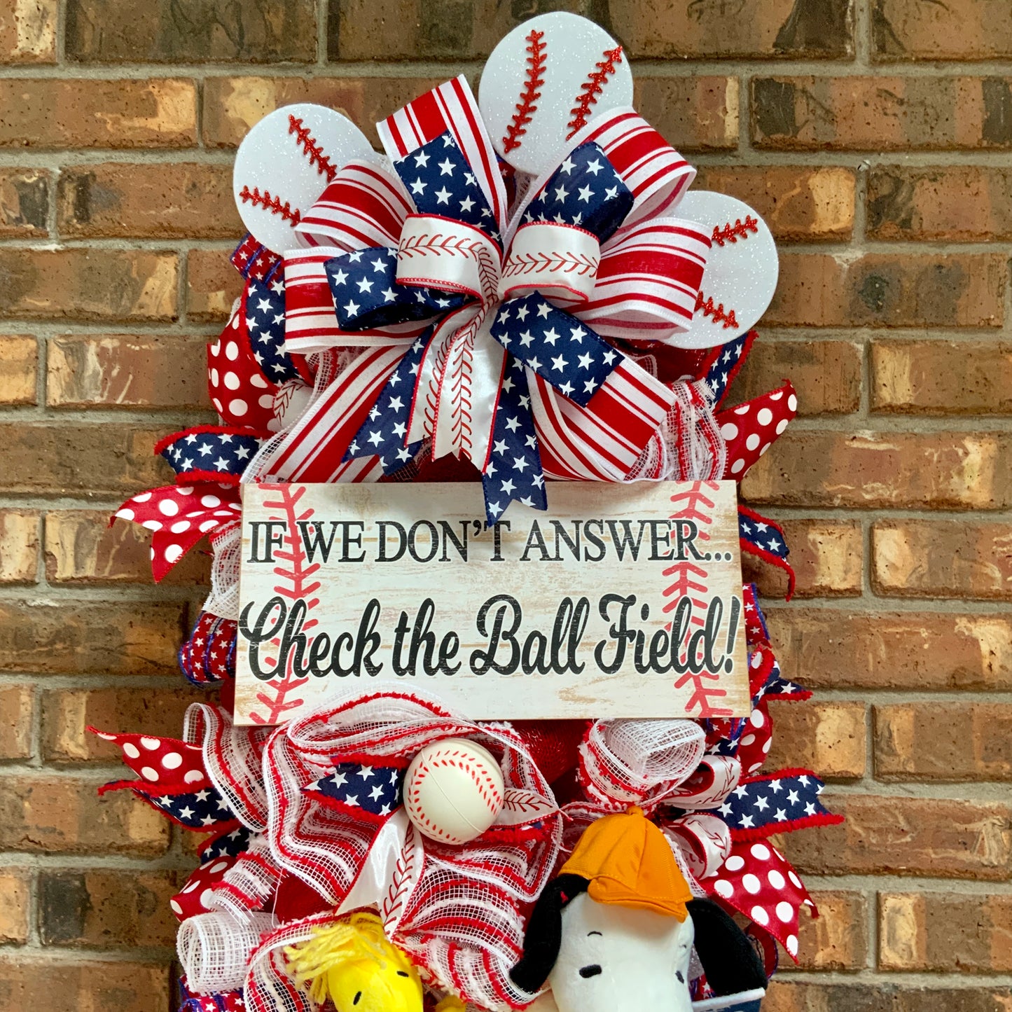 Snoopy Baseball Wreath, Baseball Door Hanger, Snoopy Swag, Snoopy Wreath, Baseball Decor, Baseball Swag