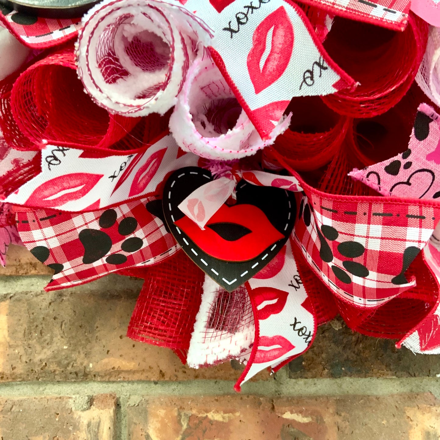 Snoopy Kisses Wreath, Snoopy Wreath, Valentine Snoopy Wreath, Beware of Dog Kisses Wreath, Dog Wreath, Valentine Dog Wreath, 2024