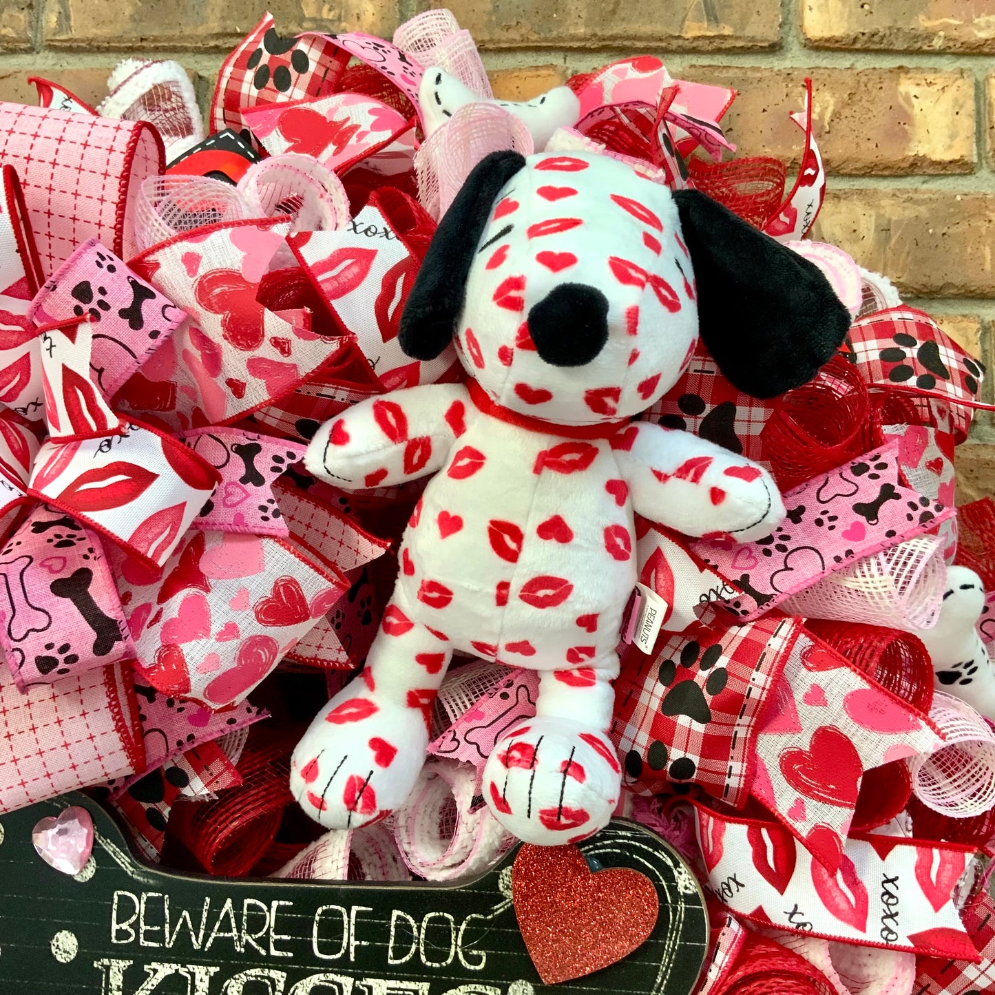 Snoopy Kisses Wreath, Snoopy Wreath, Valentine Snoopy Wreath, Beware of Dog Kisses Wreath, Dog Wreath, Valentine Dog Wreath, 2024