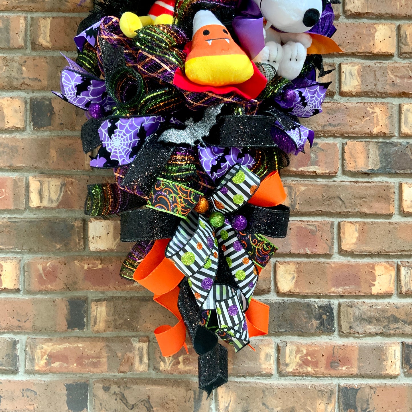 Halloween Snoopy Wreath, Halloween Snoopy Decor, Snoopy and Woodstock Door Hanger, Halloween Dog Door Hanger, Halloween Swag For Front Door, 2024