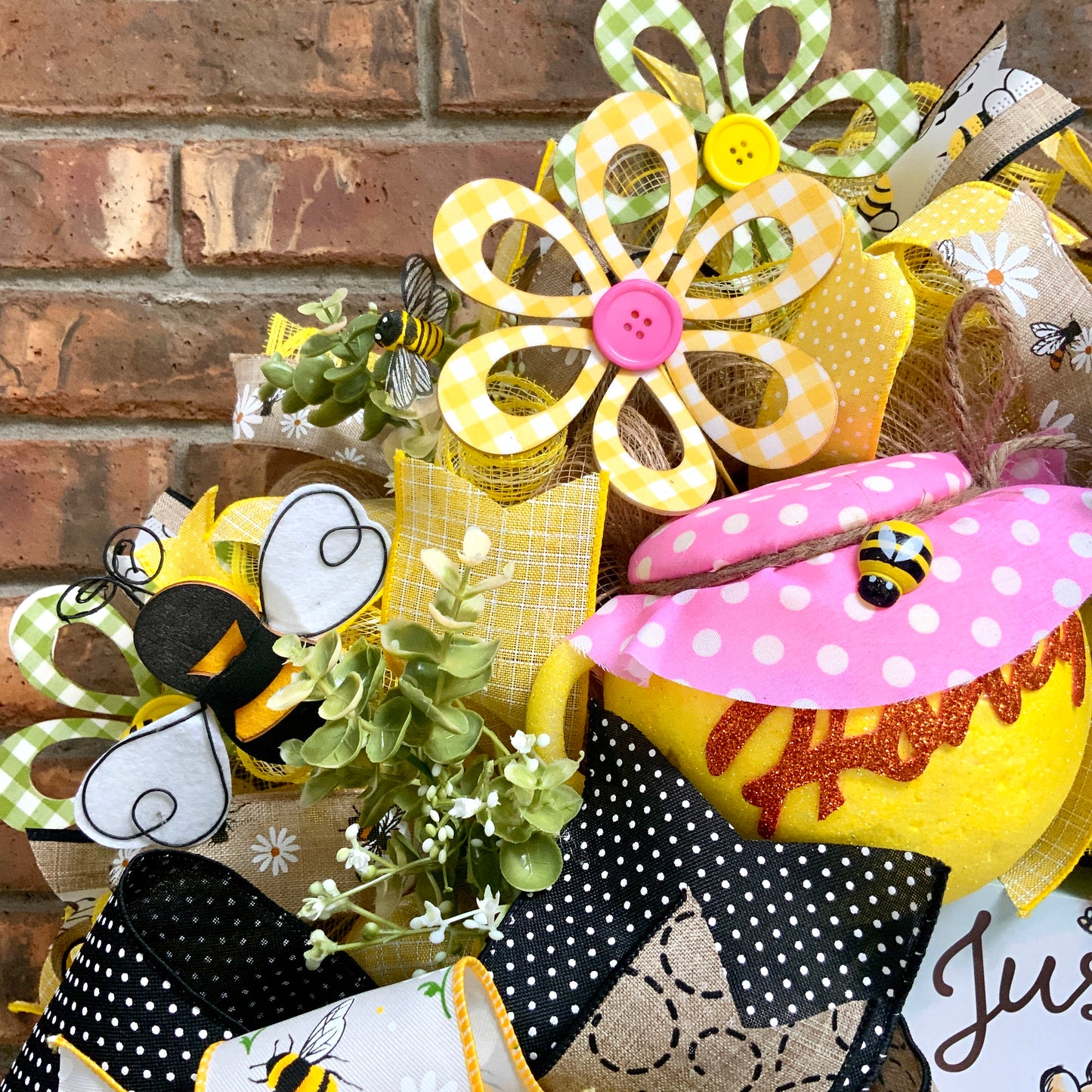 Winnie the Pooh Wreath, Winnie The Pooh Decor, Summer Wreath, Bumble Bee Decor