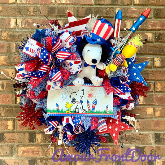 Snoopy Patriotic Wreath, Snoopy Door Hanger, Snoopy and Woodstock Decor, Snoopy Wreath For Front Door, Fourth of July Wreath, Memorial Day Wreath, Custom Order