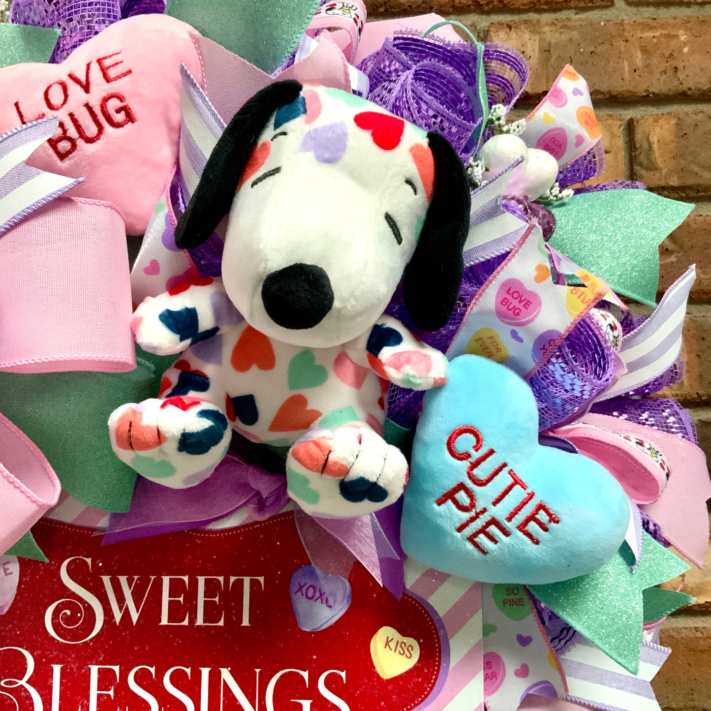 Snoopy Kisses Wreath, Snoopy Wreath, Dog Wreath, Valentine Snoopy Wreath, Dog Kisses Wreath, Valentine Dog Wreath, Conversation Hearts Decor