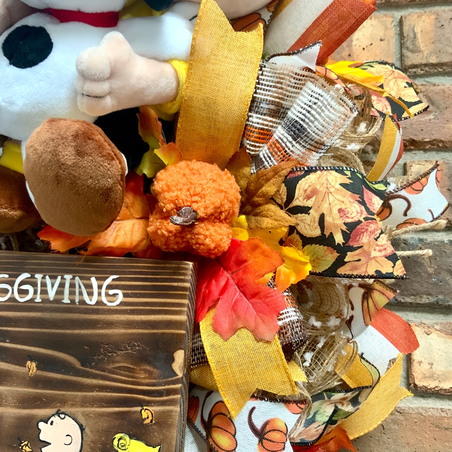 Thanksgiving Snoopy Wreath, Thanksgiving Peanuts Decor, Fall Snoopy Wreath, Peanuts and the Gang Decor, Fall Pumpkin Door Hanger