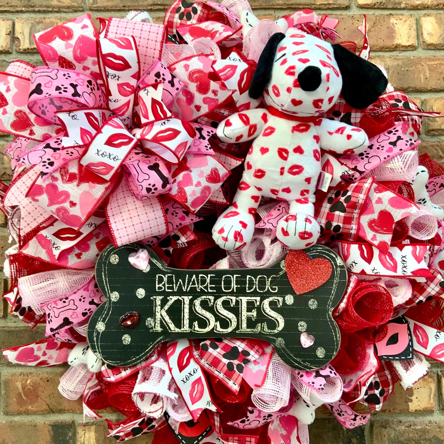 Snoopy Kisses Wreath, Snoopy Wreath, Valentine Snoopy Wreath, Beware of Dog Kisses Wreath, Dog Wreath, Valentine Dog Wreath, 2024