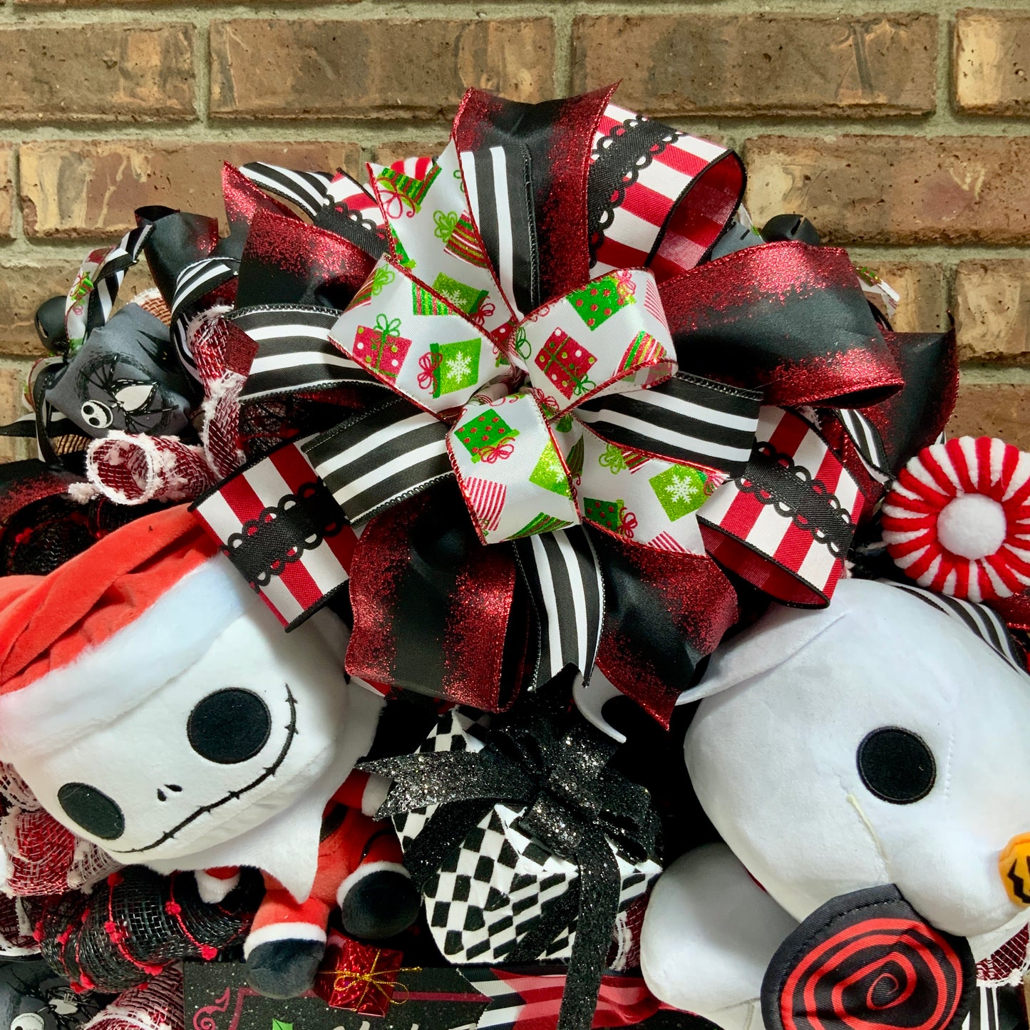 Jack Skellington Christmas Wreath, Jack Skellington Christmas Decor, Large Christmas Wreath, Christmas Door Hanger, Whimsical Christmas Wreath, 2024