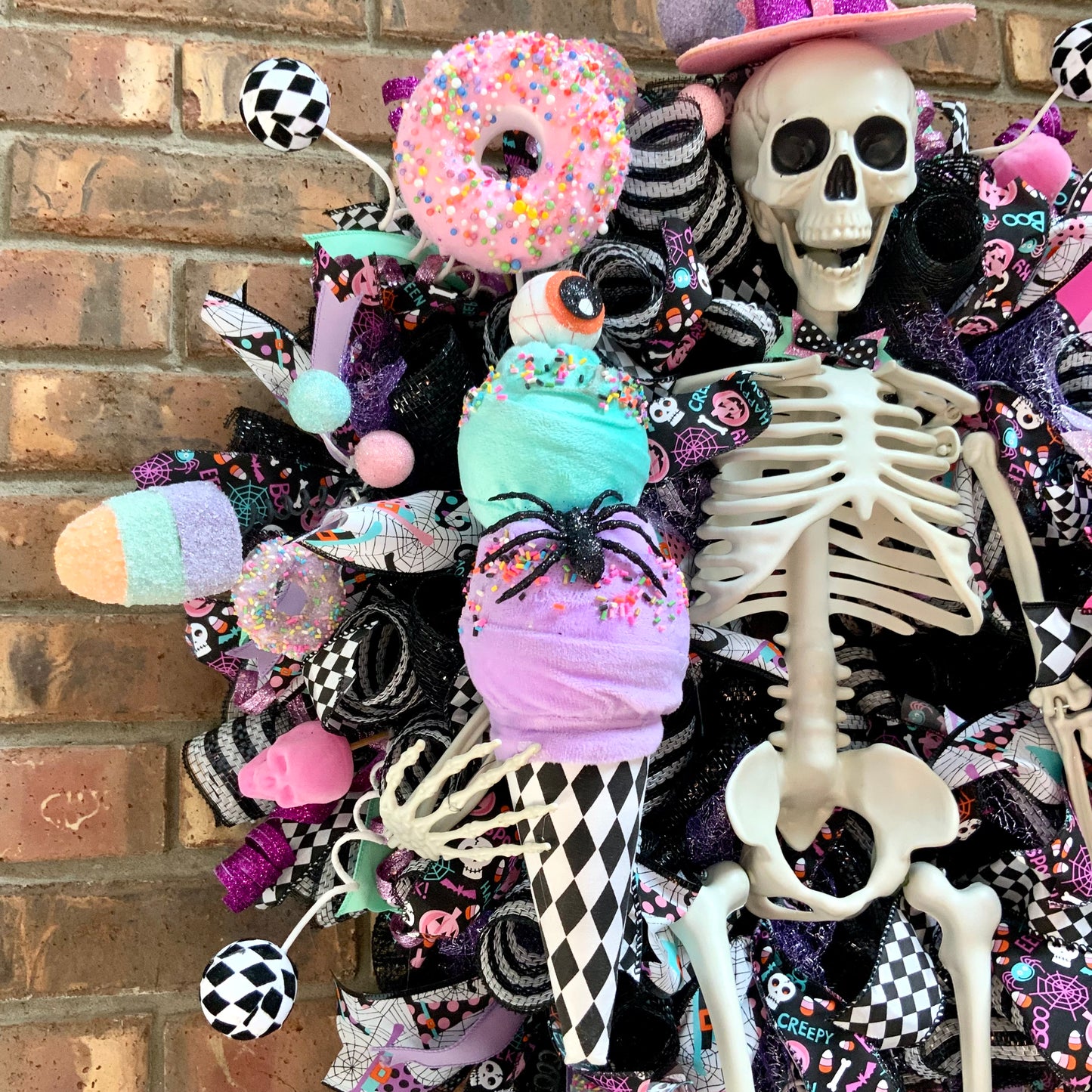 Halloween Pastel Wreath, Skeleton Door Hanger, Trick or Treat Decor, Large Halloween Wreath, Halloween Candy Wreath, Whimsical Halloween Decor, 2025