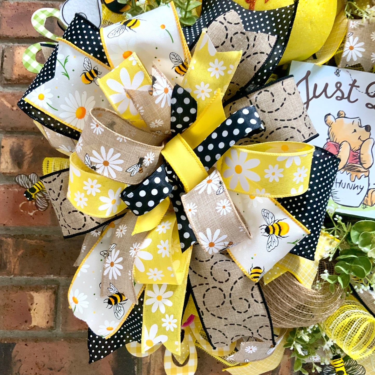 Winnie the Pooh Wreath, Winnie The Pooh Decor, Summer Wreath, Bumble Bee Decor