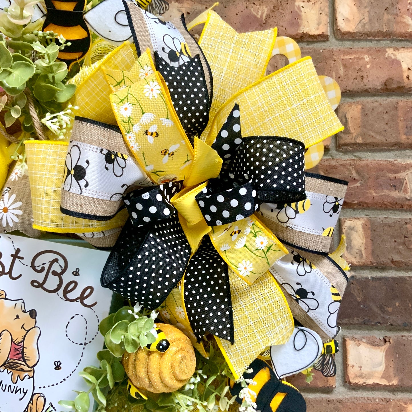 Winnie the Pooh Wreath, Winnie The Pooh Decor, Summer Wreath, Bumble Bee Decor