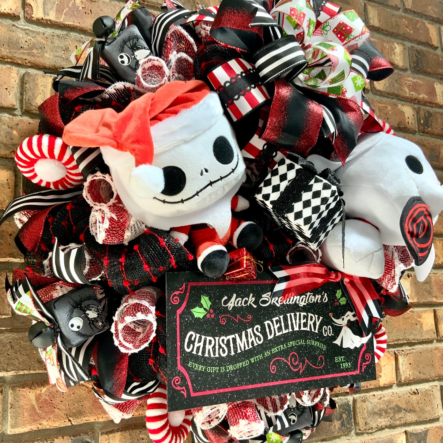 Jack Skellington Christmas Wreath, Jack Skellington Christmas Decor, Large Christmas Wreath, Christmas Door Hanger, Whimsical Christmas Wreath, 2024