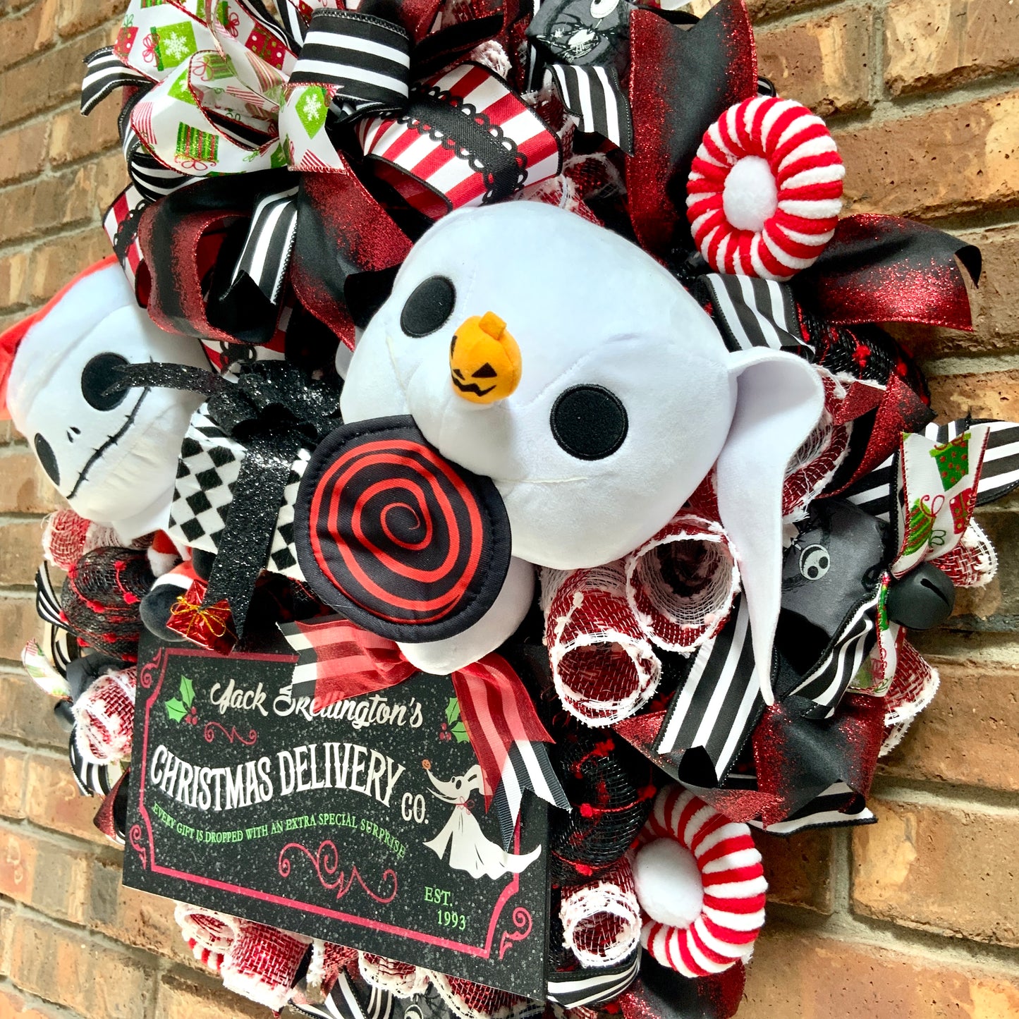 Jack Skellington Christmas Wreath, Jack Skellington Christmas Decor, Large Christmas Wreath, Christmas Door Hanger, Whimsical Christmas Wreath, 2024