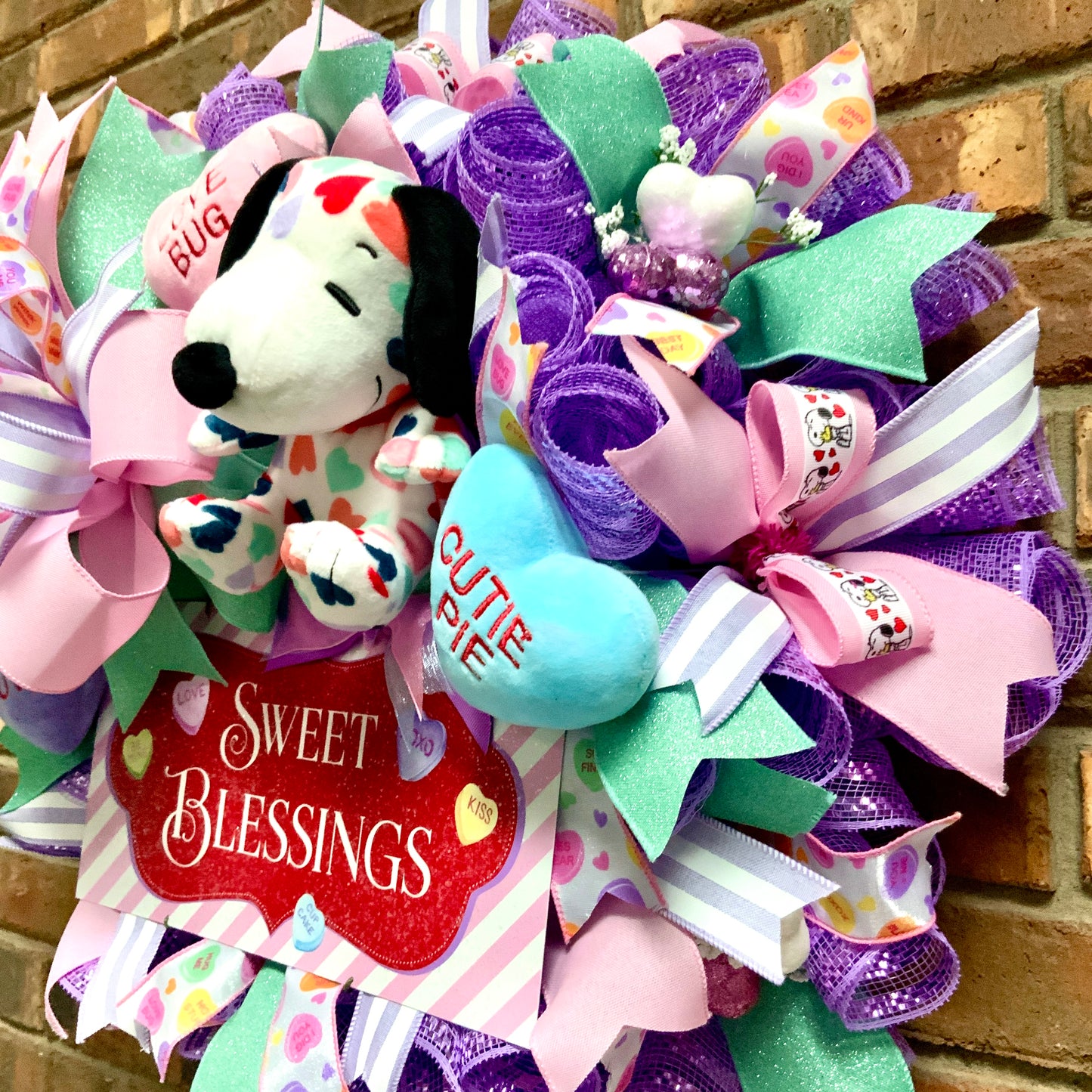 Snoopy Kisses Wreath, Snoopy Wreath, Dog Wreath, Valentine Snoopy Wreath, Dog Kisses Wreath, Valentine Dog Wreath, Conversation Hearts Decor